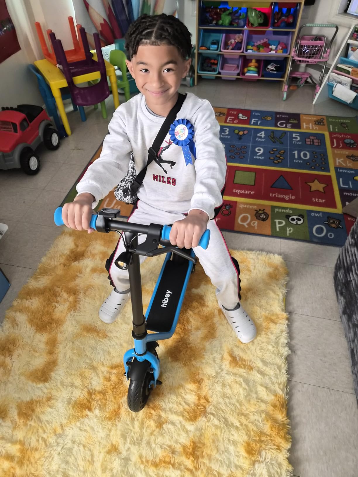 Hiboy Q2 Lite Electric Scooter for Kids w/Seat, 3-Speed, Brake, Ages 4-10, UL 2272 Certified, 100W Motor up to 9.3 MPH & 5-Mile Range, LCD Display, LED Neon & Brake Lights customer photo 2