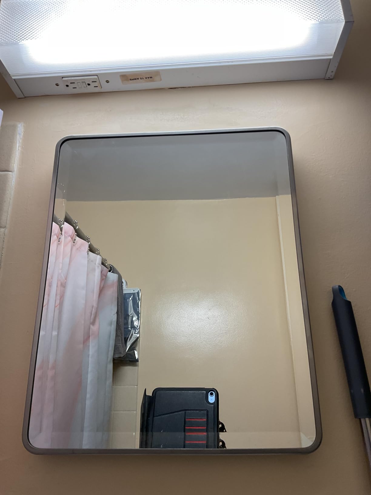 16x26 Austin Farmhouse Metal Framed Rounded Rectangle Recessed Bathroom Medicine Cabinet, Beveled Mirror, 14x24 in-Wall Opening, powder-coated Steel, Adjustable Glass Shelves, Magnet Close, Black customer photo 2