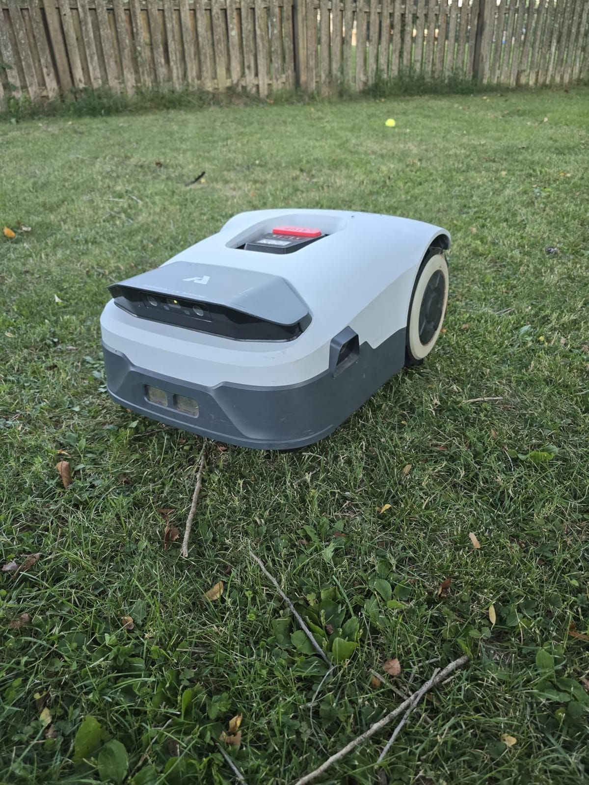 Robot Lawn Mower NO Wire - 0.9 Acre, Full Band RTK+4-Eye Vision Robotic Lawnmower, Automatic Mapping, 30 Multi-Zone Management, Accurate Obstacle Avoidance, Intelligent Anti-Theft, APP Control customer photo 2