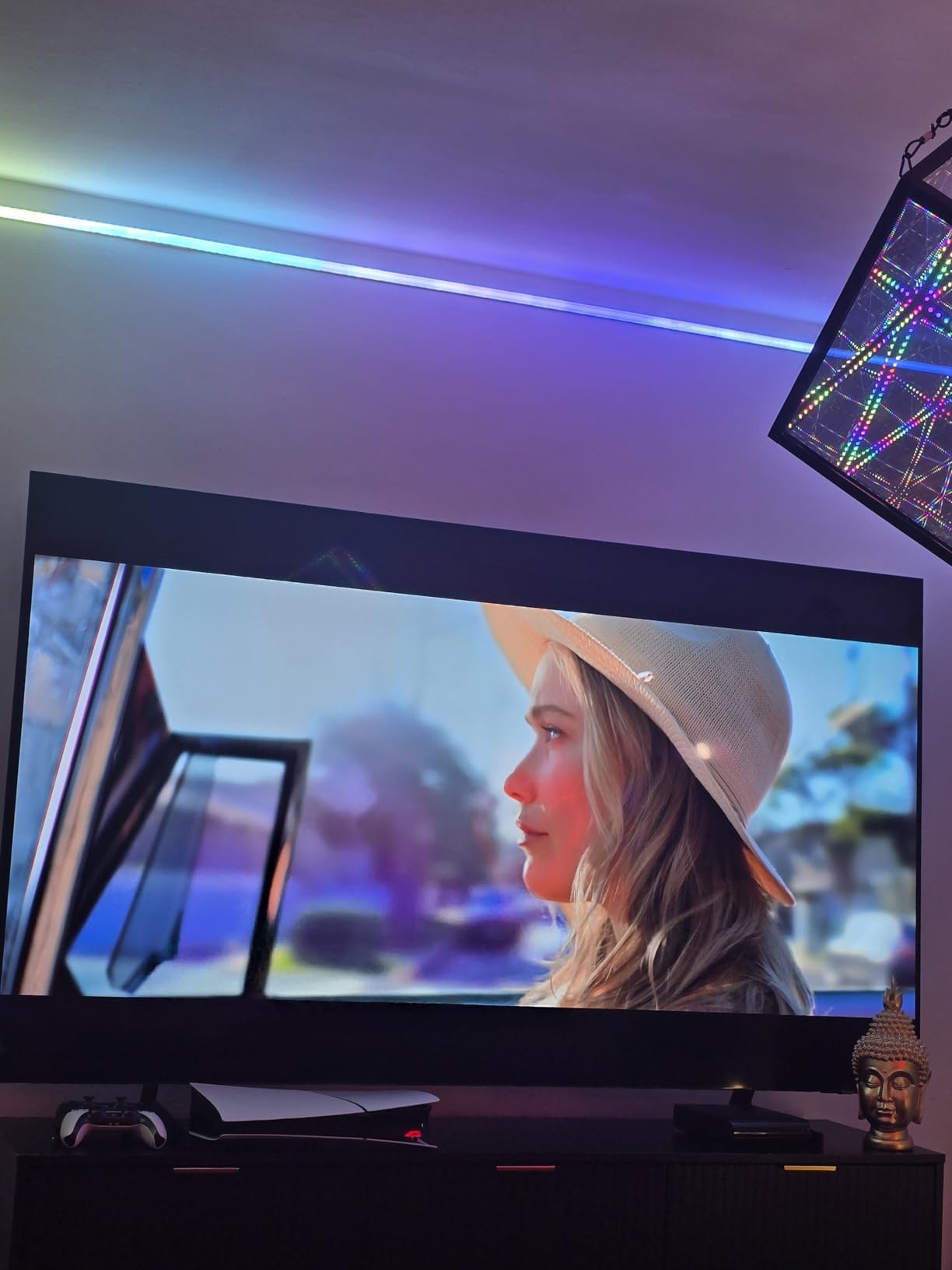 Samsung 55-Inch Class OLED 4K S85F Series, Vision AI Smart TV (2025 Model, 55S85F) Object Tracking Sound Lite w/Dolby Atmos, NQ4 AI Gen2 Processor, Contour Design, Color Booster Pro, Alexa Built-in customer photo 1