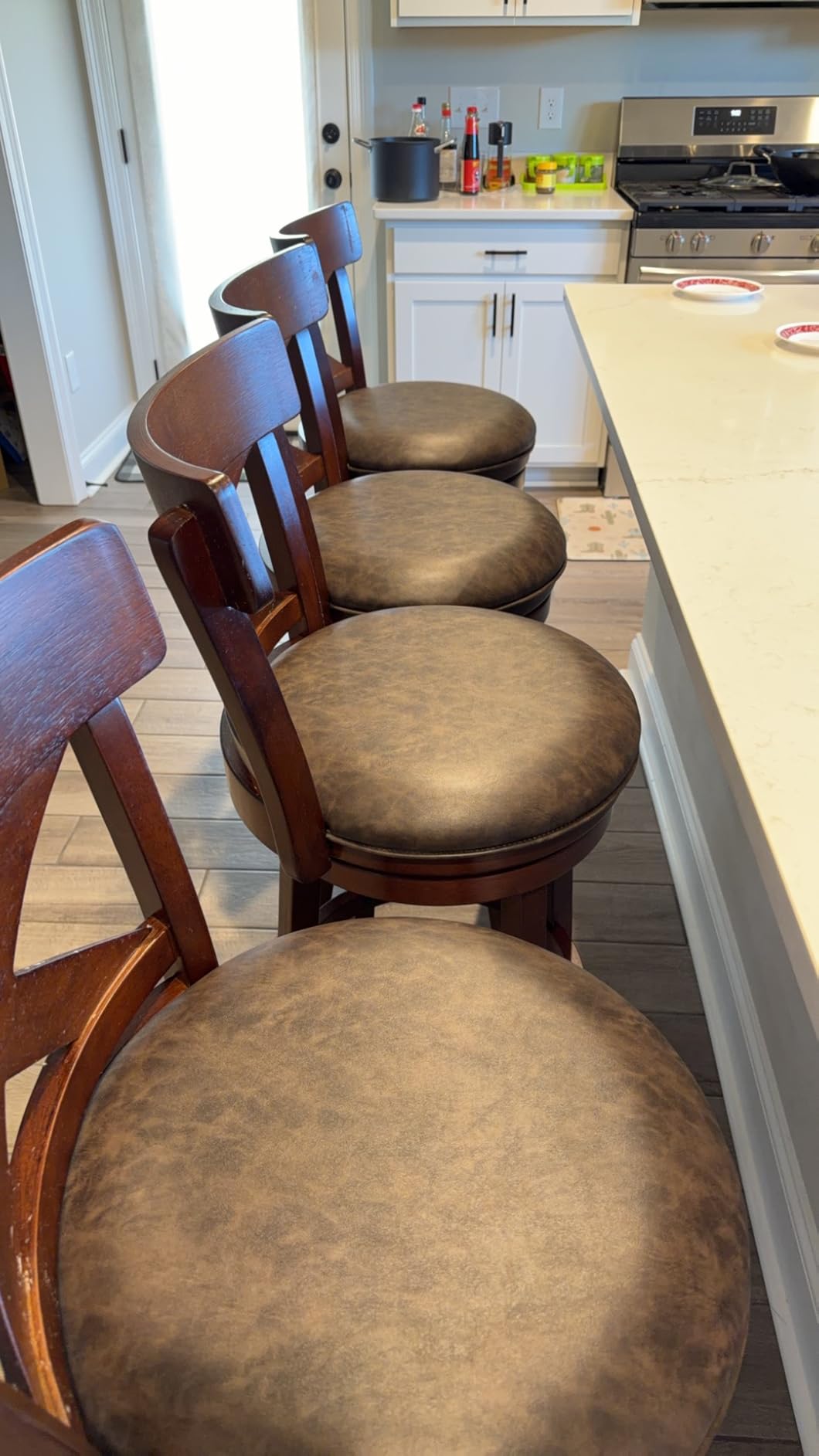 Sophia & William 30 Inch Swivel Bar Stools Set of 4, Bar Height Barstools | Rustic Wooden Barstool with Back & Solid Wood Legs, Faux Leather, Dark Cherry customer photo 2