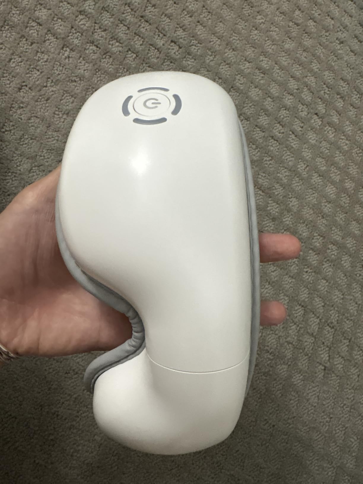 LAOBEN Eye Massager with Heat-5 Massage Modes for Dry Eye & Improve Sleep | Eye-Friendly Materials, Portable 180° Folding & Light-Blocking Design, Reduce Strain for Office, Travel, Gift for Women Men customer photo 1