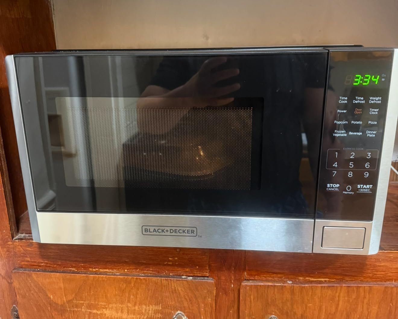 BLACK+DECKER Over the Range Microwave Oven, 1.7 Cu.Ft, 1000W | Stainless Steel, Over Stove Install, Vent Fan with Light, One-Touch Auto Cooking, 10 Power Levels, Child Safety Lock customer photo 2
