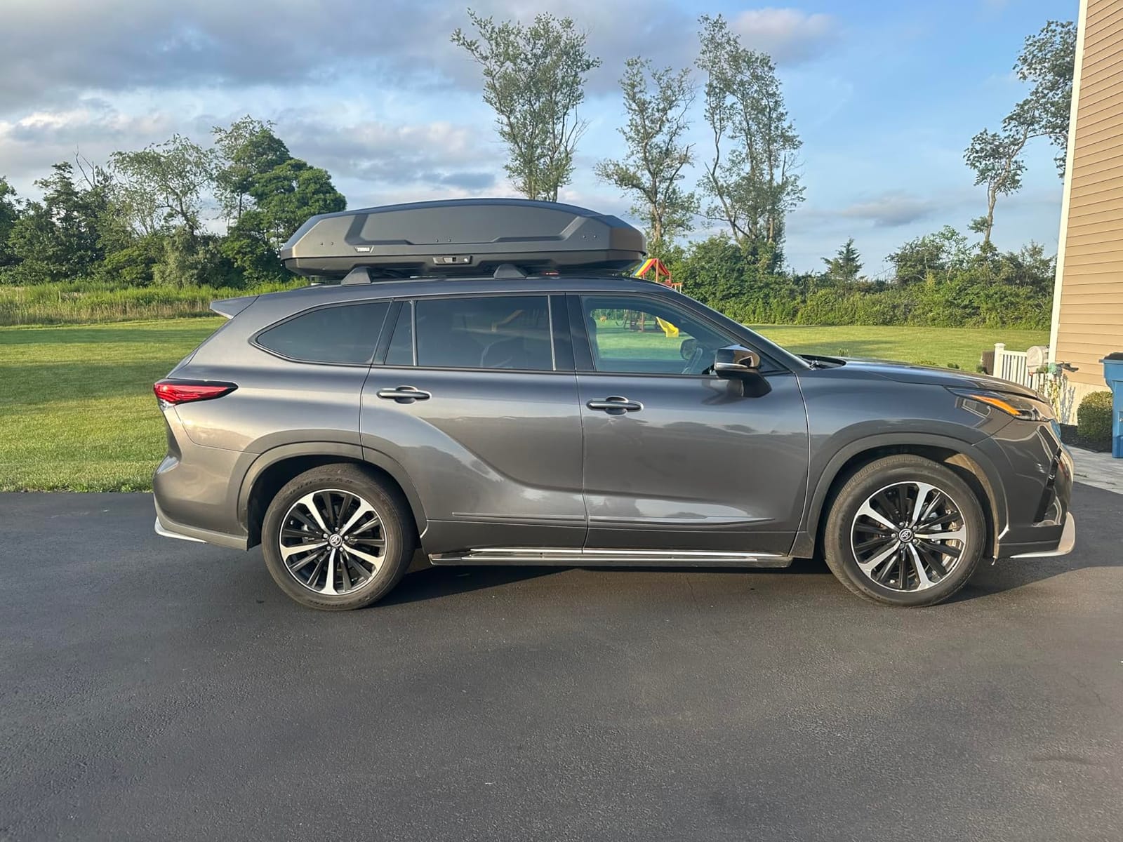 Thule Force 3 XL US Roof Cargo Box customer photo 2