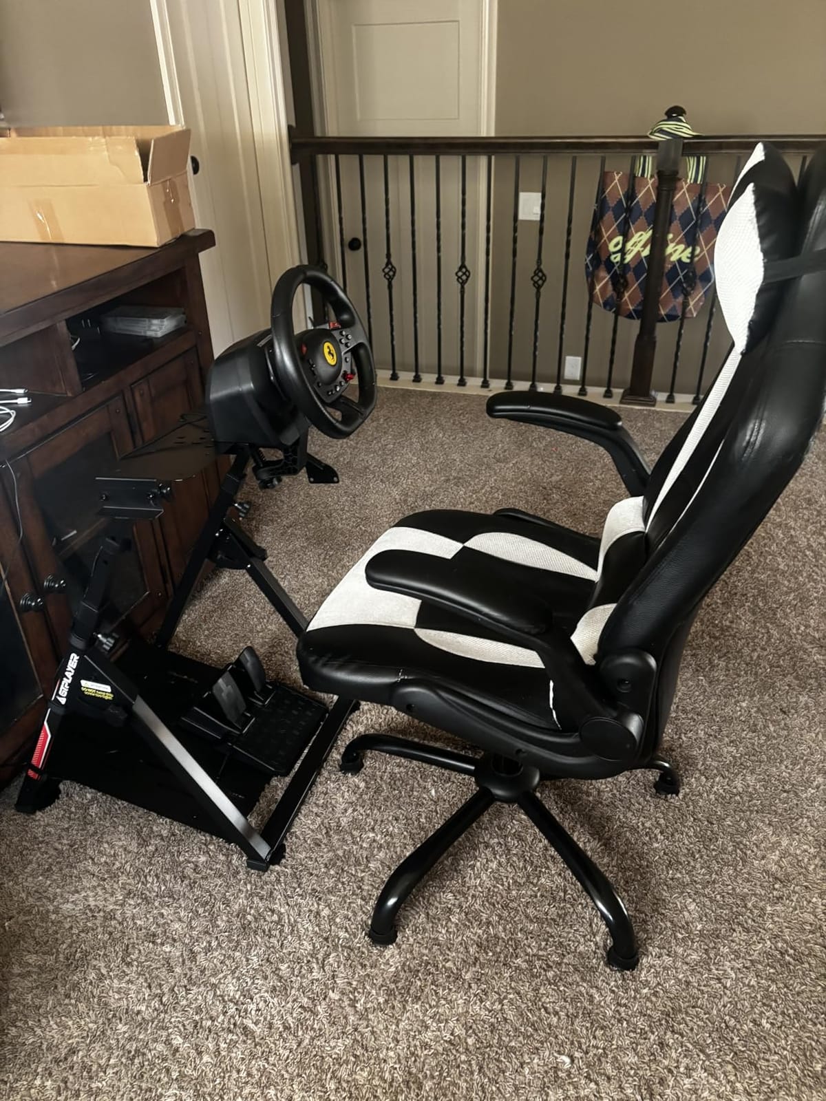 Thrustmaster T98 Ferrari 296 GTB - Racing Wheel and Pedal Set - PS5 & PC | Beginner racing wheel, officially licensed by Ferrari, linear resistance, automatic return to centre, paddle shifters customer photo 2