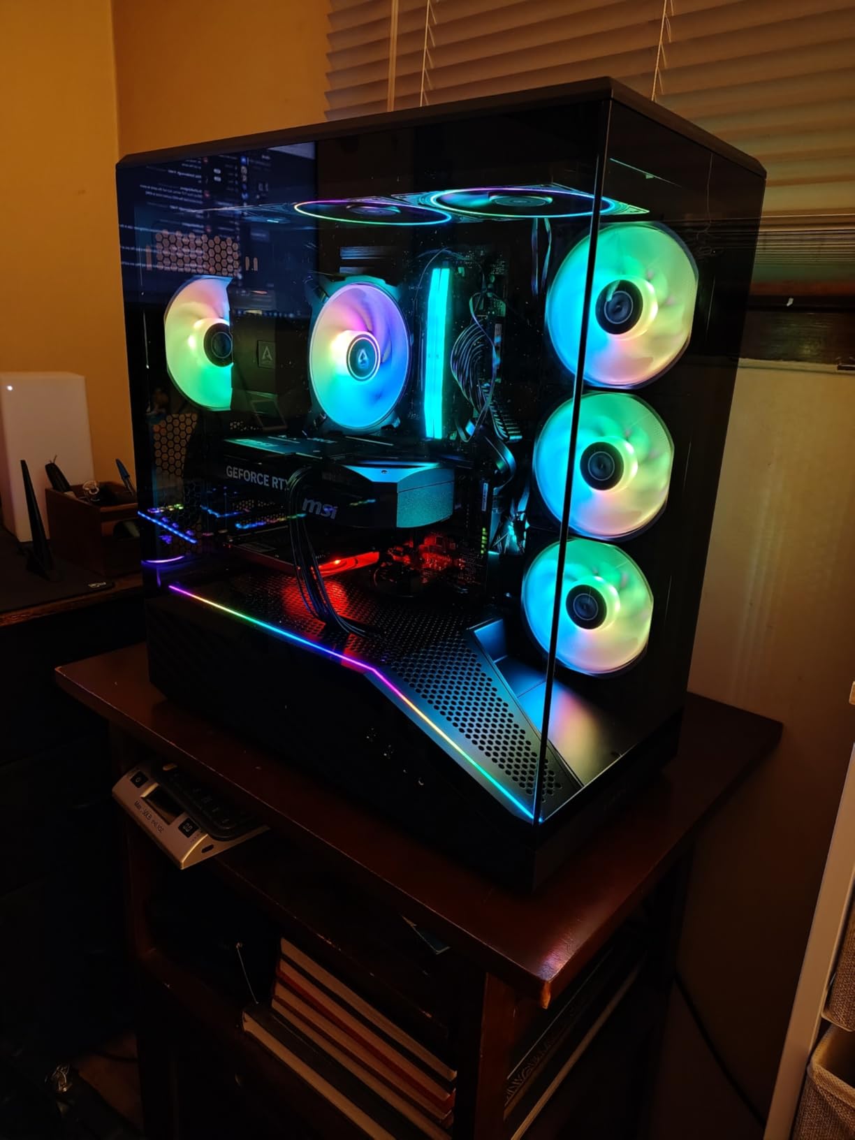 Lian Li Vector V100 ATX Mid-Tower PC Case with 4 ARGB PWM Fans, Black | Side I/O USB-C | Dust Filiter | Support 420mm GPUs & 360mm Radiator | Included GPU Bracket | LED & Display Platform (V100RX) customer photo 2