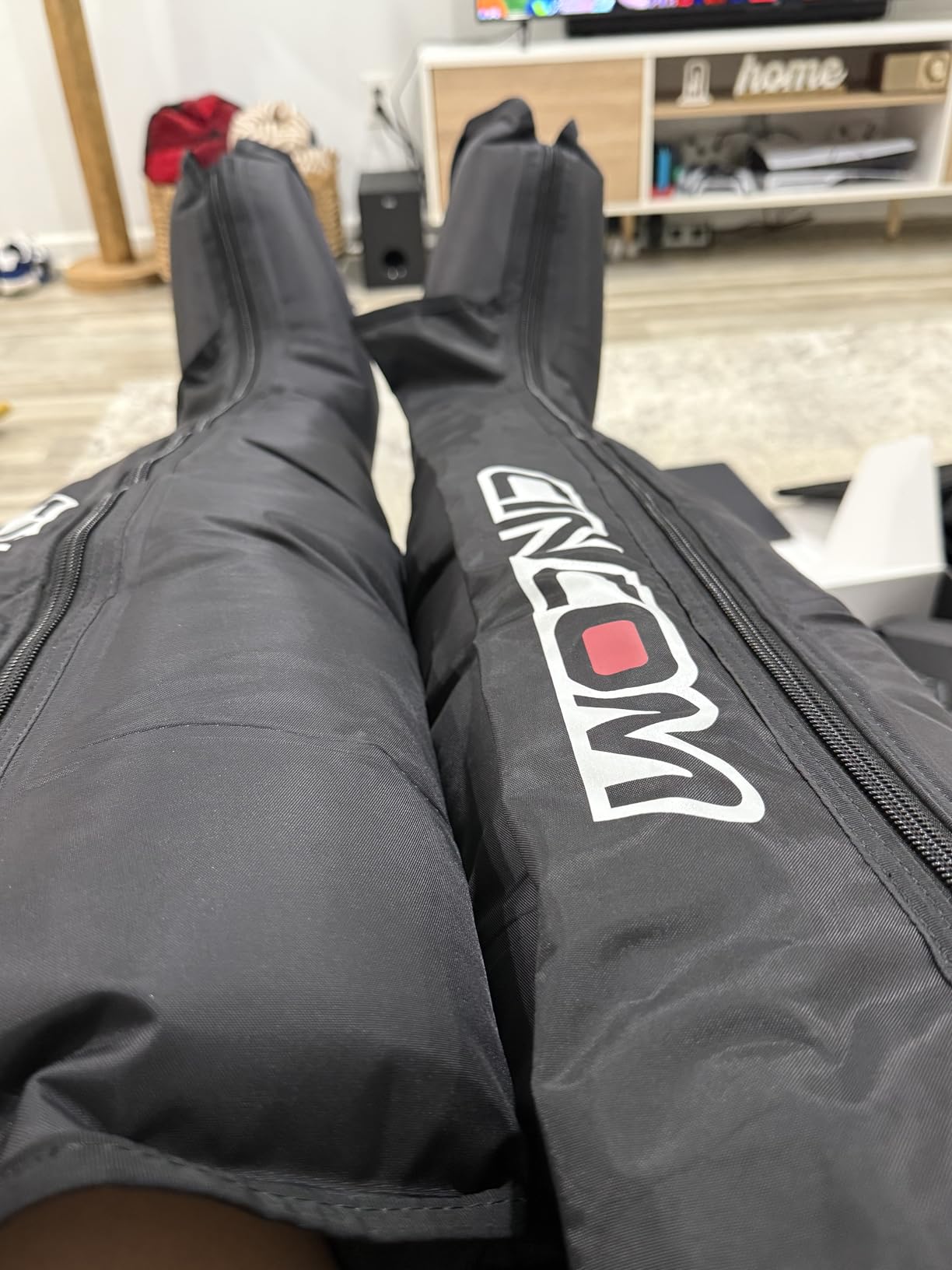 CINCOM Cordless Air Compression Recovery System | Leg Massager Boots for Circulation, Legs Compression Device for Athlete Fast Recovery customer photo 2