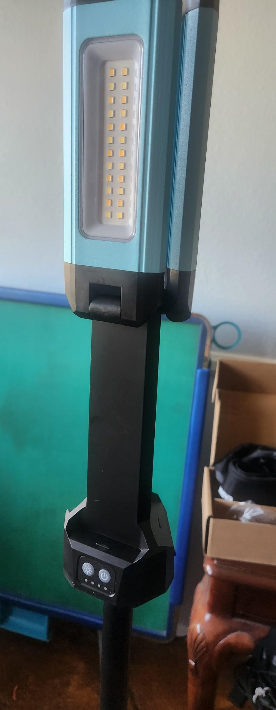 gogonova 2026 Rechargeable Work Light with Stand, 4 in 1 Cordless Camping Light, 700/1200/2200 Lumens, 4000/6500K Dimmable LED Work Lamp with Detachable Tripod (Grey) customer photo 2
