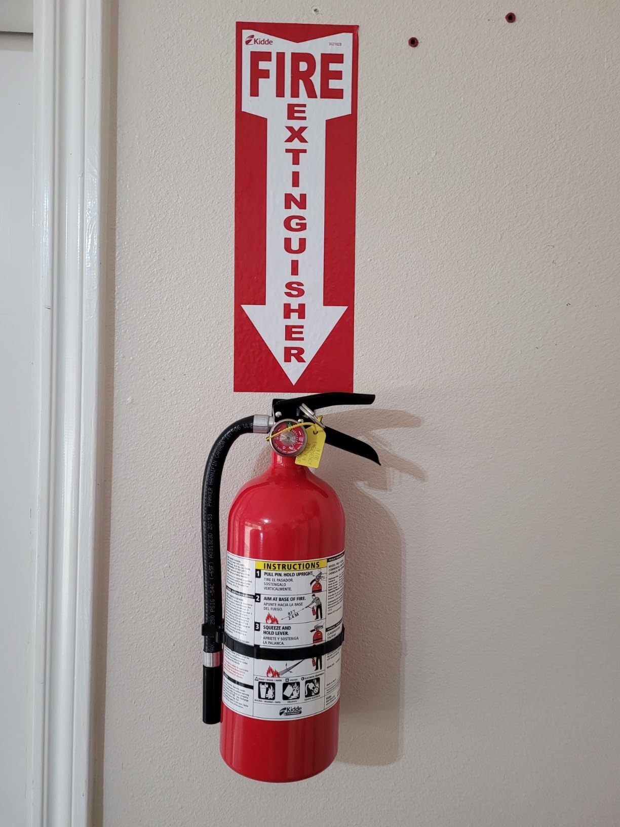Kidde Pro 340 Commercial Fire Extinguisher, 3A:40-B:C, PRO-5MP-1 | Rechargeable & Reusable Extinguisher for Medium to Large Common, Flammable Liquid, & Electrical Fires, 5.5 lb. Dry Chemical customer photo 1