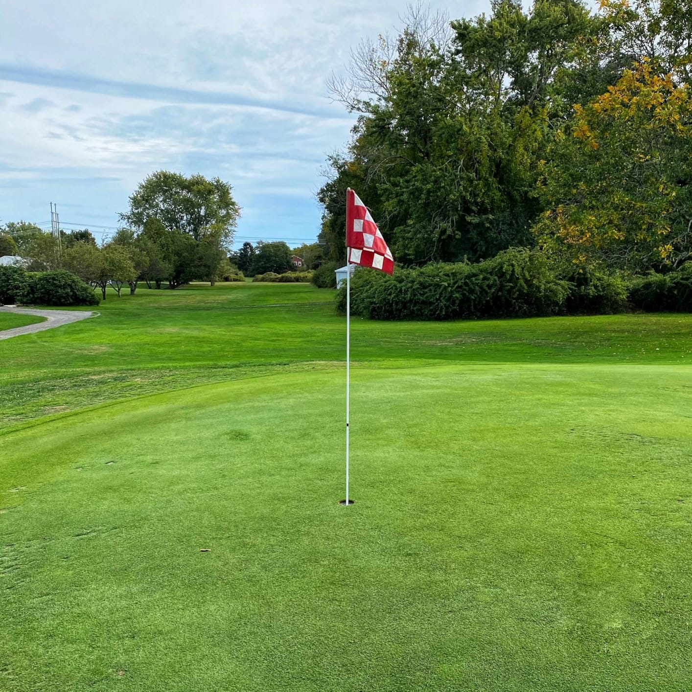 Golf Rangefinder with Slope, 1000 Yards Range Finder Golf, 6X Magnification, Flag Locking Vibration, Rechargeable Laser Range Finder customer photo 1