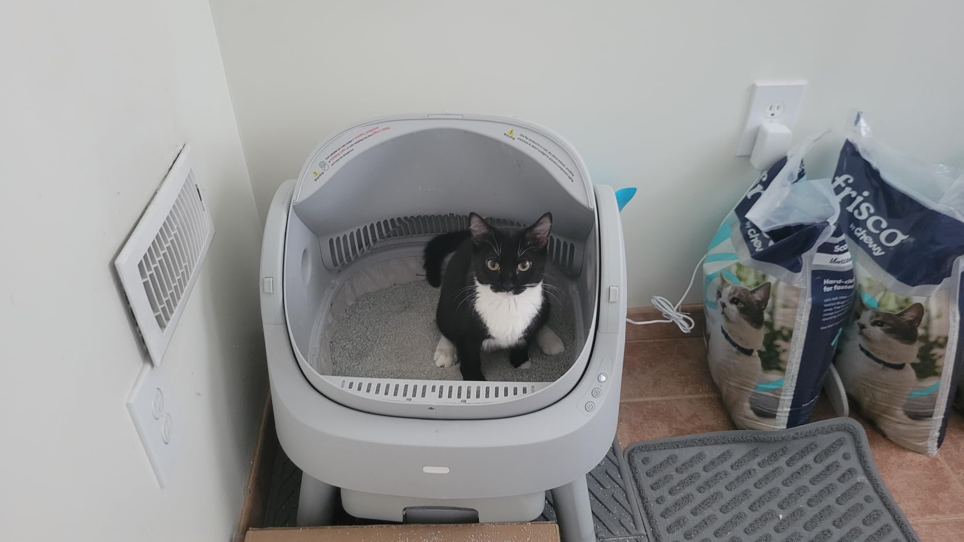 Mimfam Automatic Self Cleaning Litter Box, with 4 Pairs Infrared Senor, Open-Top Design for Multi-Cat Homes, Comes with Liner Bags and Cat Litter Mat, Grey customer photo 2
