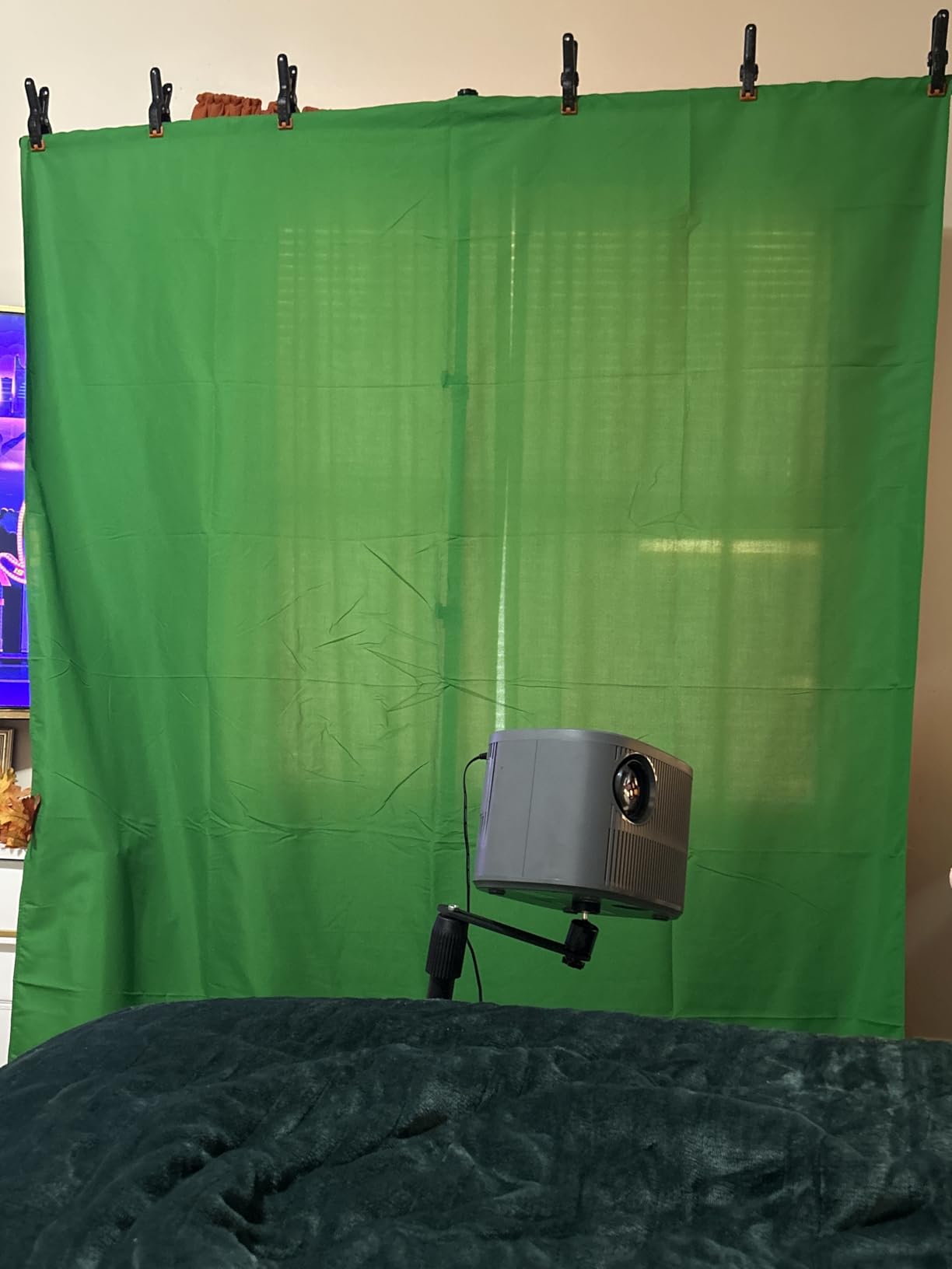 Emart 5x6.5ft Green Screen Backdrop Kit with T-Shape Stand and 6 Clamps | Reverse folding base for easy storage & transport, perfect for Photography, Photoshoot, Studio Video Recording, Streaming customer photo 2