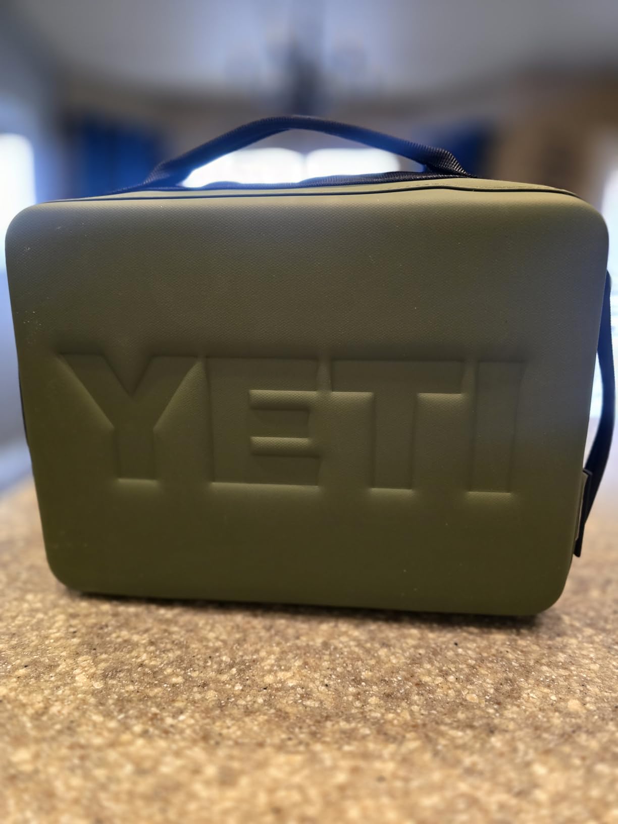 YETI Daytrip 5L Insulated Soft Cooler Lunch Box, Charcoal customer photo 2