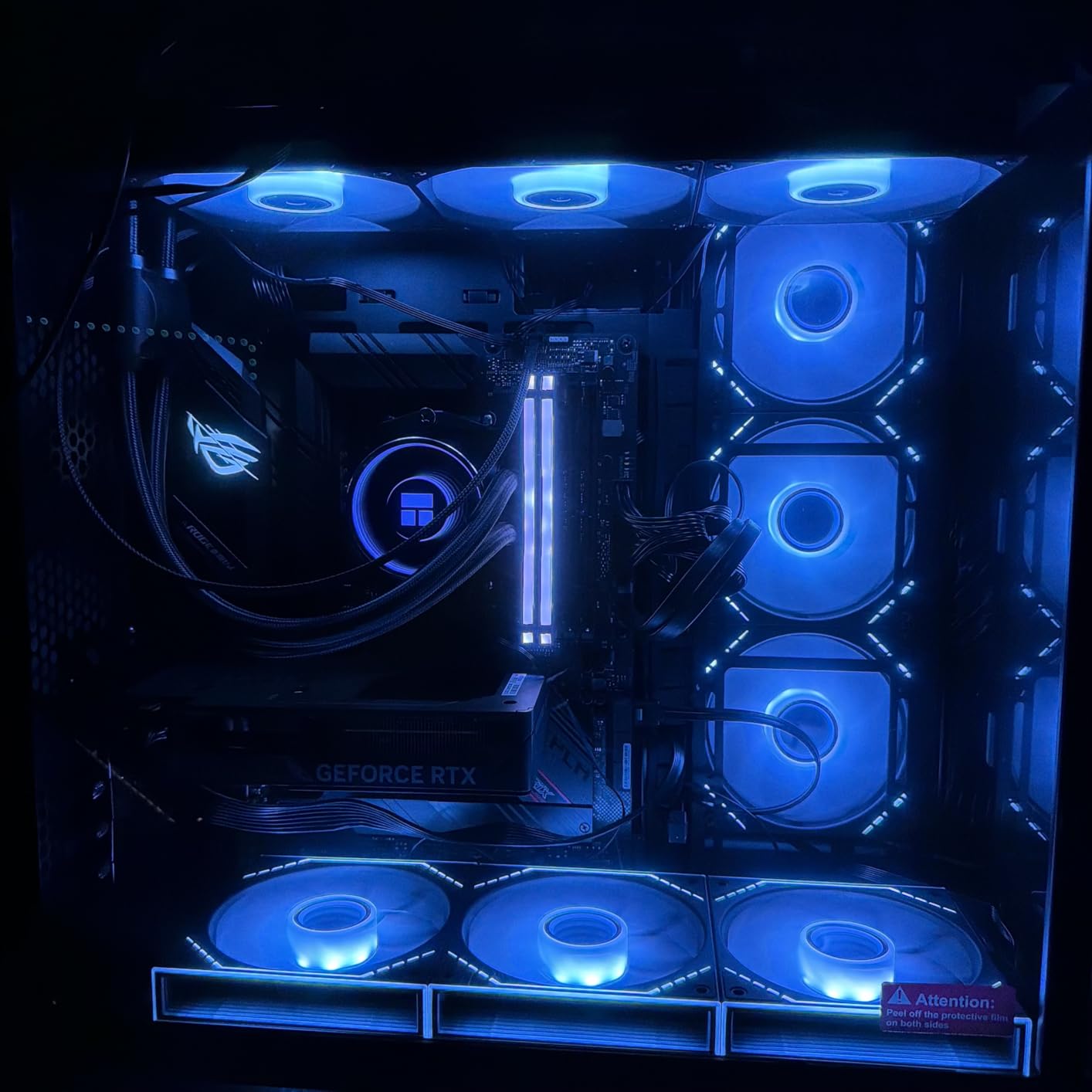 GIGABYTE GeForce RTX 5060 WINDFORCE OC 8G Graphics Card, 8GB 128-bit GDDR7, PCIe 5.0, DisplayPort & HDMI, GV-N5060WF2OC-8GD customer photo 1