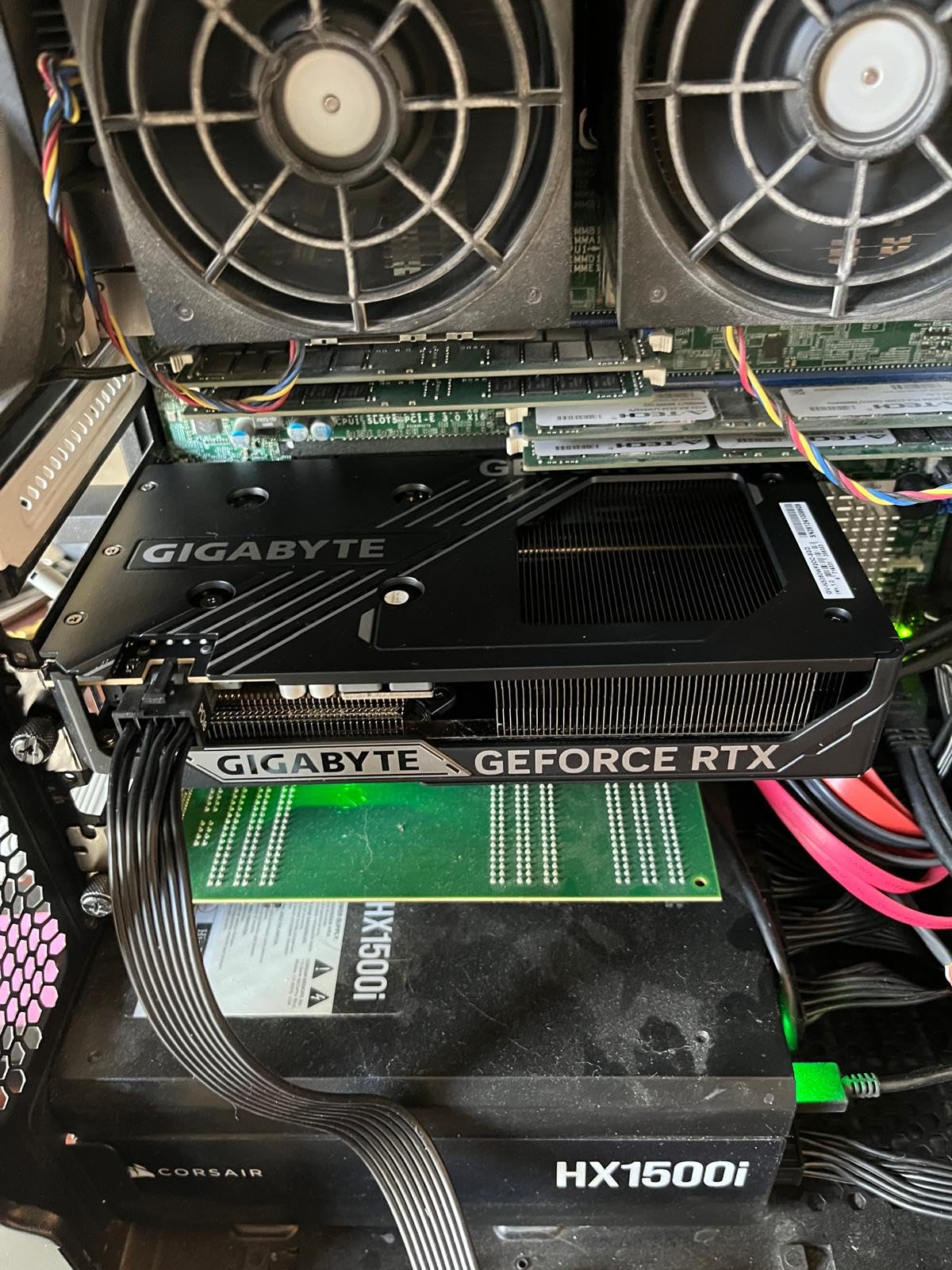 GIGABYTE GeForce RTX 5060 WINDFORCE OC 8G Graphics Card, 8GB 128-bit GDDR7, PCIe 5.0, DisplayPort & HDMI, GV-N5060WF2OC-8GD customer photo 2