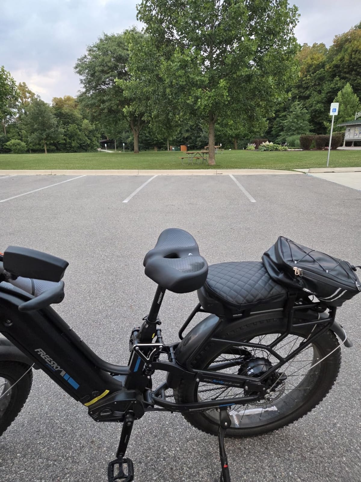 FREESKY Ranger Air 3500W AI Dual Motor Electric Bike for Adults | 105mile Long range Ebikes, 34MPH, UL2849/2271 certified by TUV, Full suspension, 26' fat tire, Step-thru, Mountain, hunting, gravel customer photo 2