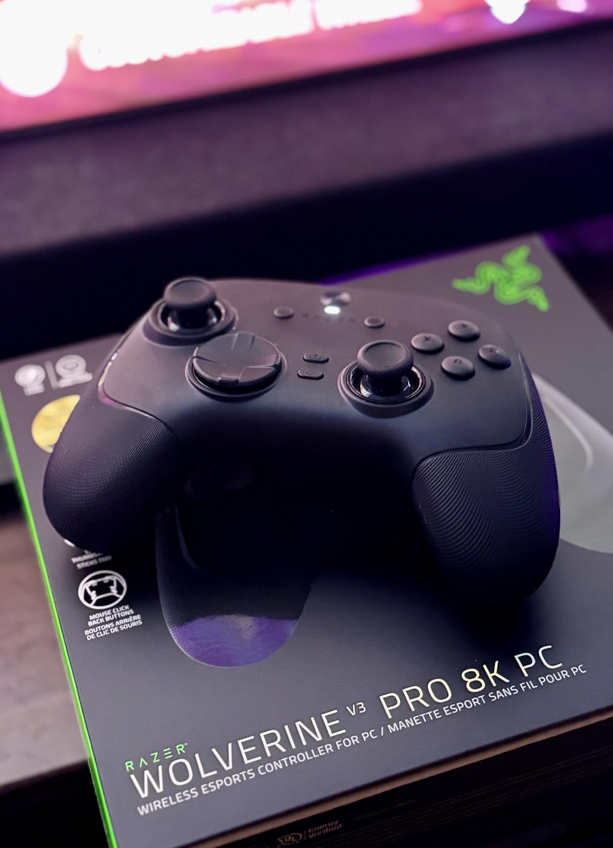 Razer Wolverine V3 Pro 8K PC Wireless Gaming Controller: 8000 Hz Polling Rate - TMR Thumbsticks with Swappable Caps - Up to 36 Hr Battery - 6 Remappable Buttons - Fast Triggers - Carrying Case - Black customer photo 1