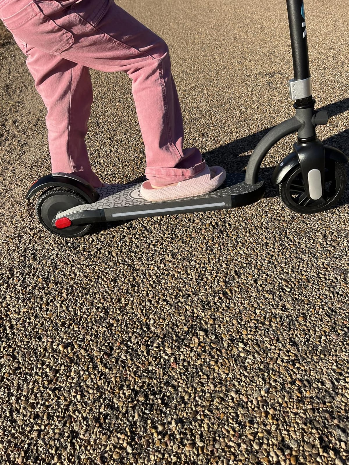 Gyroor H40 Kids Electric Scooter 180W 10MPH LED Lights Ages 6-12 customer photo 2