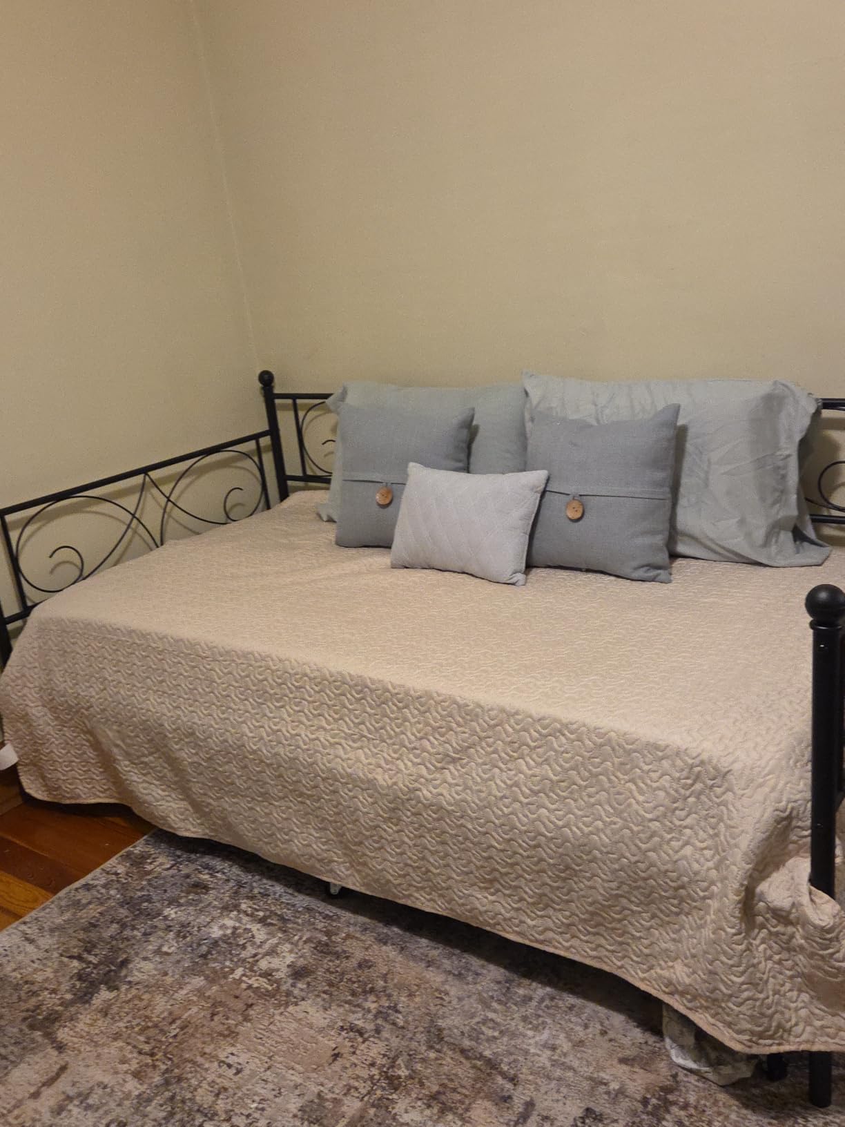 IDEALHOUSE Twin Daybed with Trundle, Metal Trundle Bed, Gold | Sofa Bed Frame, Heavy Duty Metal Slats, 6 Universal Wheels, Space Saving, for Living Room, Bedroom, Guest Room customer photo 2