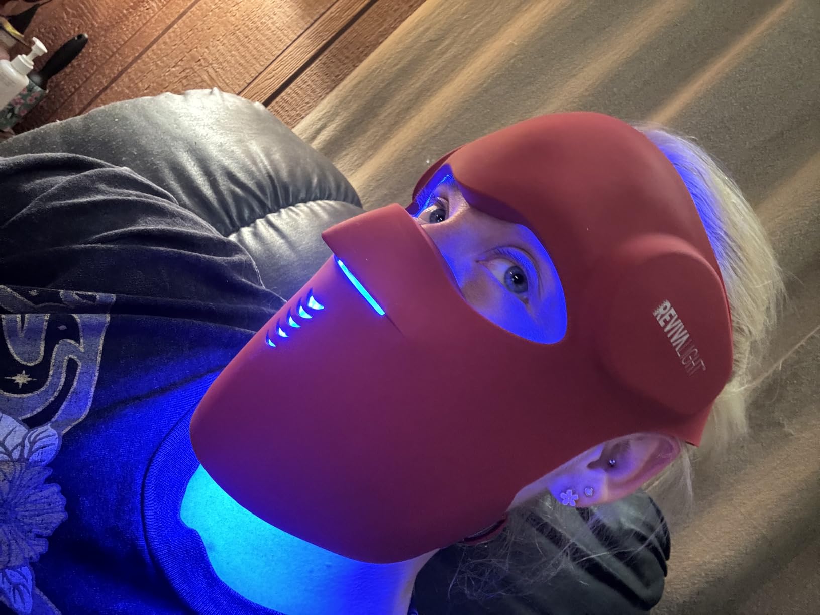LED Red Light Therapy Face Mask 4 Wavelengths, 280 LEDs, 5 Modes, Wireless | FDA Cleared 50 mW/cm2 Irradiance Clears Breakouts, Fades Dark Spots & Smooths Fine Lines for Visibly Firmer, Brighter Skin customer photo 2