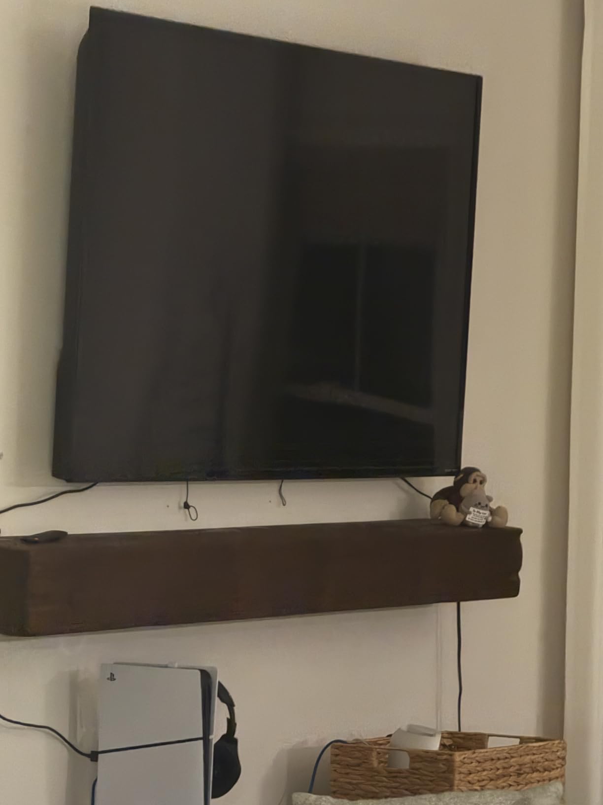 Samsung 98-Inch Class QLED Q7F Series Samsung Vision AI Smart TV (2025 Model, 98Q7F) Quantum HDR, Object Tracking Sound Lite, Q4 AI Gen1 Processor, 4K upscaling, Gaming Hub w/Alexa Built-in customer photo 1