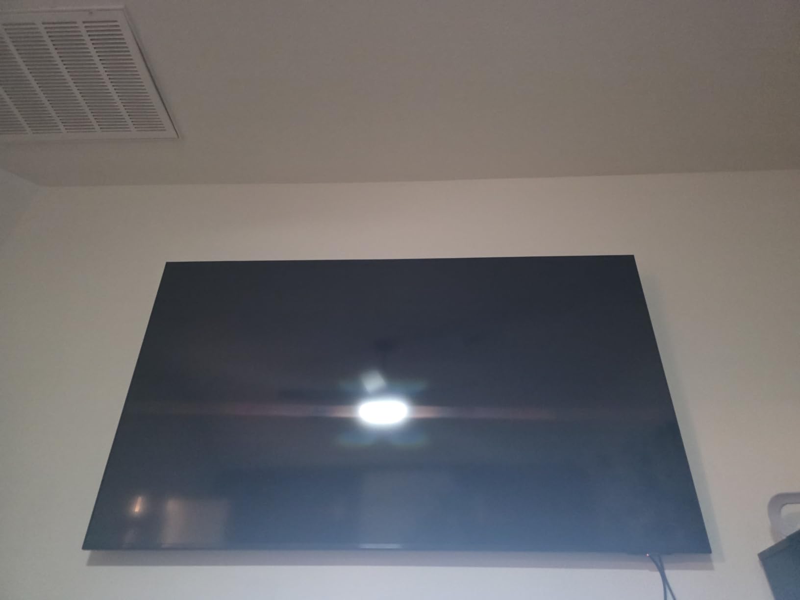 Samsung 98-Inch Class QLED Q7F Series Samsung Vision AI Smart TV (2025 Model, 98Q7F) Quantum HDR, Object Tracking Sound Lite, Q4 AI Gen1 Processor, 4K upscaling, Gaming Hub w/Alexa Built-in customer photo 2