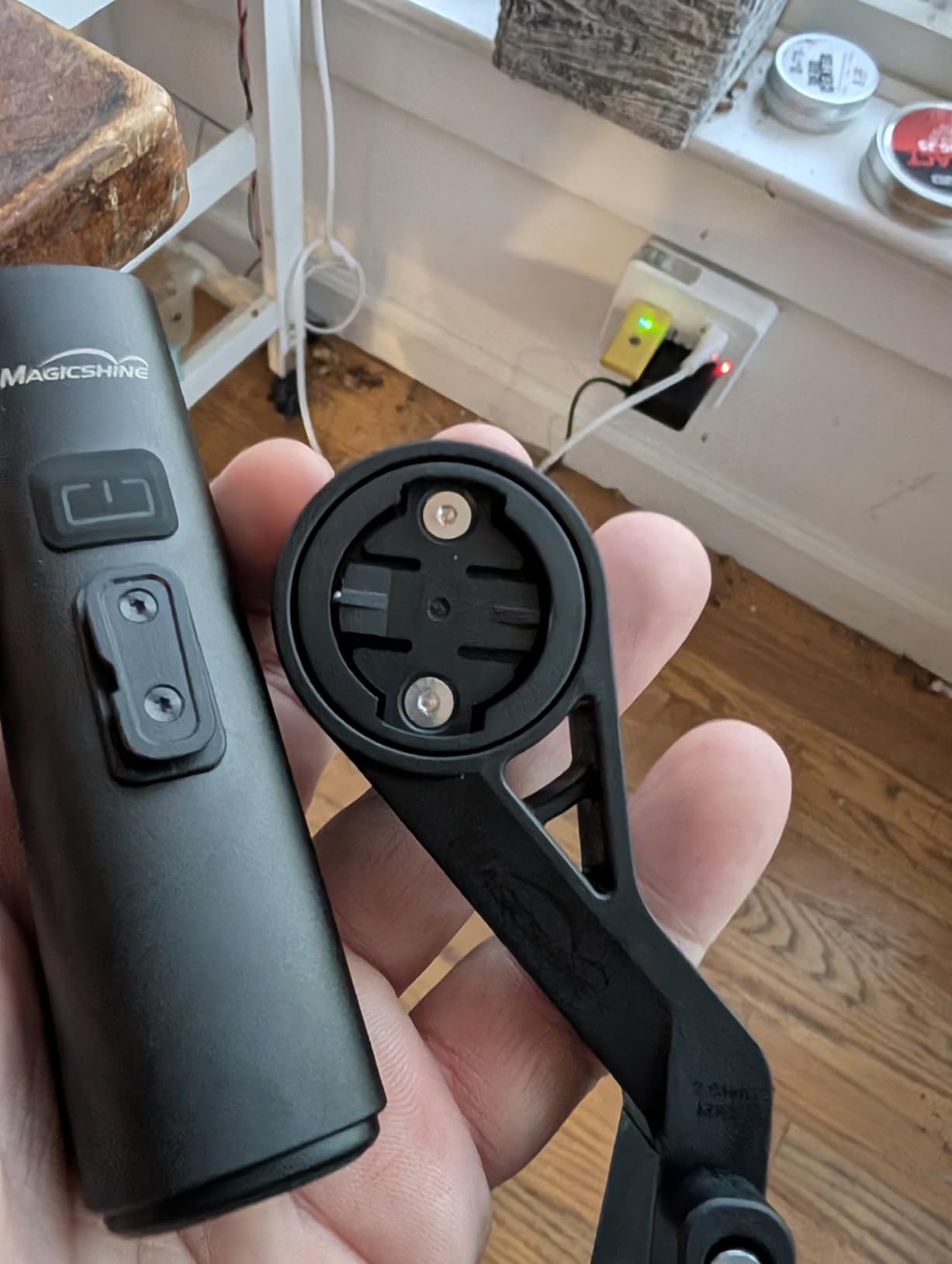Magicshine Bike Light RN 1500S, Bicycle Lights for Night Riding with Underneath Mounted, FTR LightSync Control, USB Rechargeable, Bike Light Front and Back for Road Mountain Cycling customer photo 2