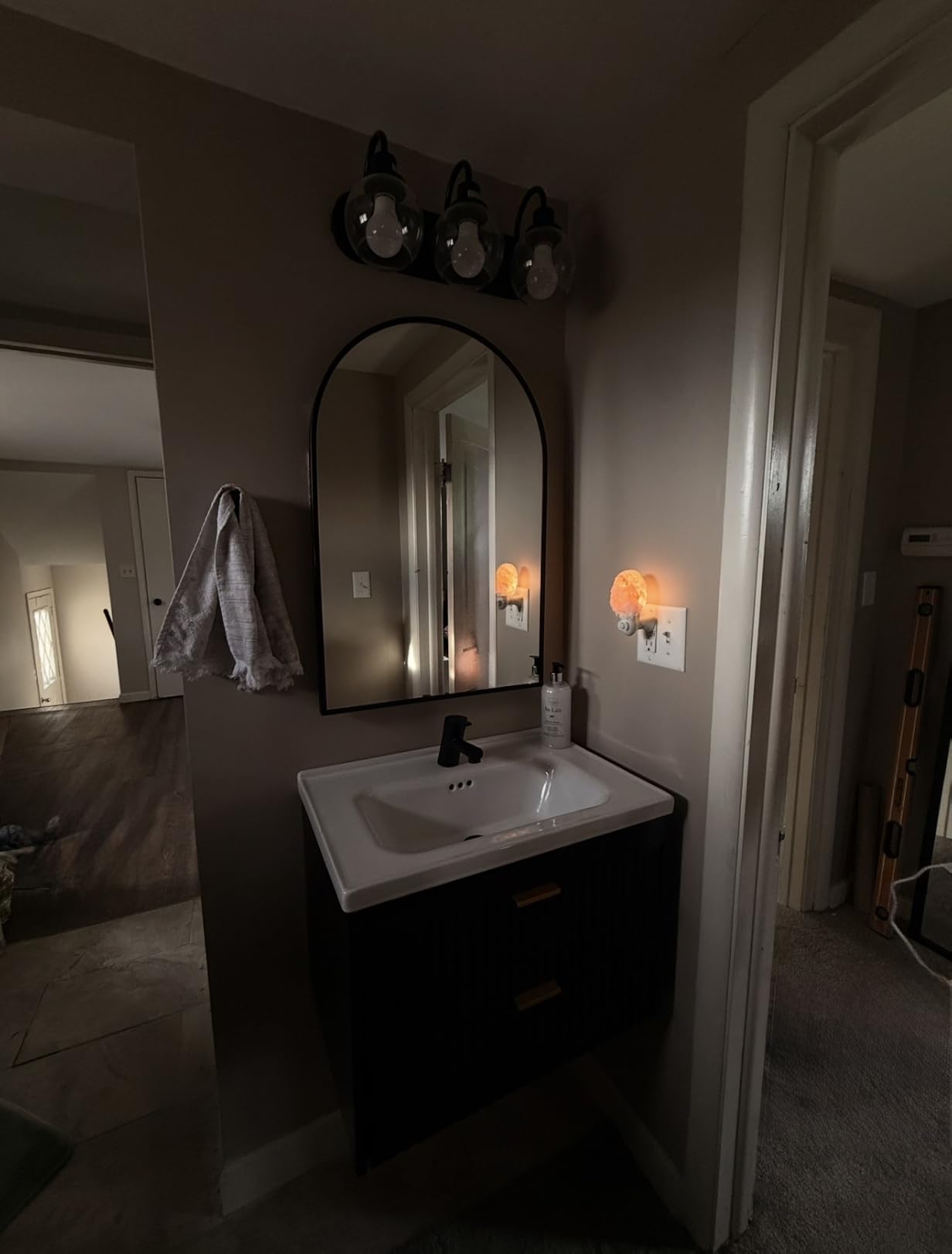 Medicine Cabinets for Bathroom, Gold Arched Medicine Cabinet Recessed or Surface Wall-Mounted, Modern Bathroom Vanity Mirror with Storage, Mirrored Cabinet with Adjustable Shelves, 16x31 Inch customer photo 1