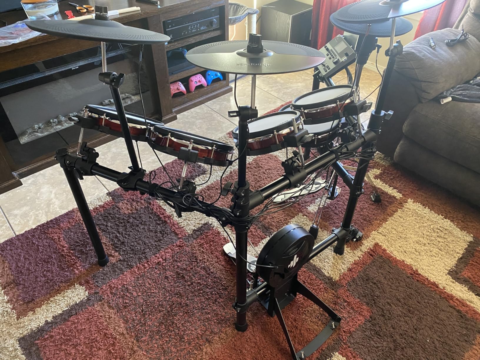 Donner Electric Drum Set DED-300 Pro, Electronic Drum Kit Adult, Professional Full Size 6-Drum & 3-Cymbal Setup, 12'' Single-Zone Hi-hat with Stand, 1100+ Professional Tones, Gifts for Men Him Teens customer photo 2