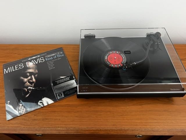 Technics Turntable, Premium Class HiFi Record Player with Coreless Direct Drive Motor and Bluetooth, Stable Playback, Audiophile-Grade Cartridge and Precision Tonearm, SL-40CBT-K, Aluminum customer photo 1
