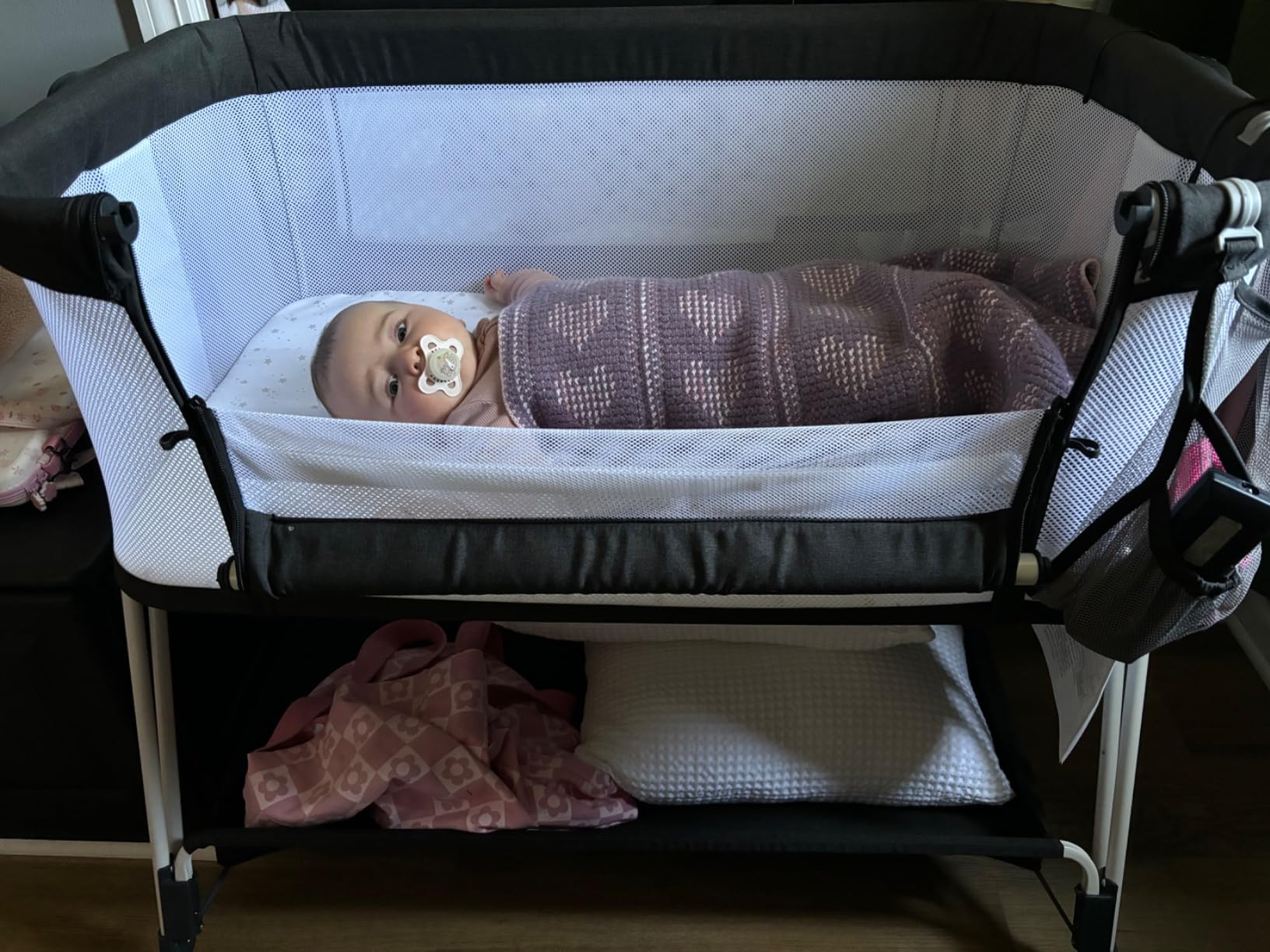 Fodoss Baby Bassinets Bedside Sleeper - 3-in-1 Stable Bassinet for Newborns | Soft Mattress, Storage Tray, Full-Mesh Sides, 7-Height Adjustable Bassinet Crib with Wheels, Side Pocket, Beige + Wood Grain customer photo 2