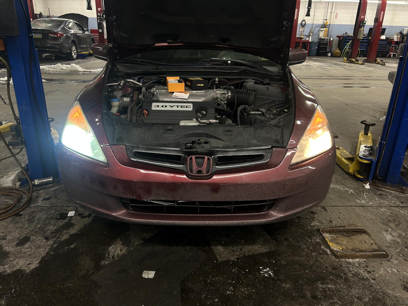 OXILAM Upgraded 9005 9006 LED Light Bulb Combo, 100,000LM 1100% Brighter 6500K White, Anti-Flicker, 60,000Hrs Lifespan, Plug and Play, IP68, HB3 HB4 Compatible with Cars Trucks SUVs, Pack of 4 customer photo 2