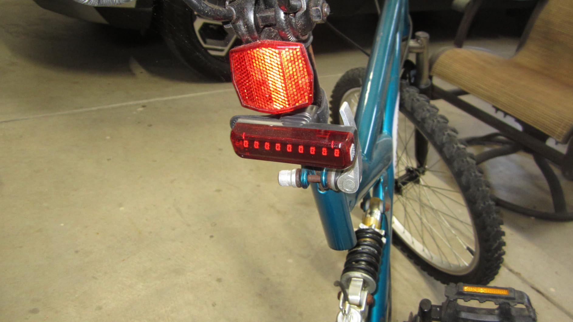 2026 New 1200LM Wide Angle Bike Lights for Night Riding, 3+5 Modes & IP65 Waterproof Bicycle Lights Front and Rear, Long-Lasting USB Rechargeable for Men Women Kids Bike Accessories customer photo 1