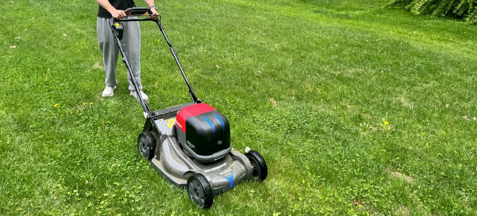 Honda HRX-BE 21-Inch Walk Behind Battery Powered Lawn Mower (HRX217YXBEXA6) customer photo 2