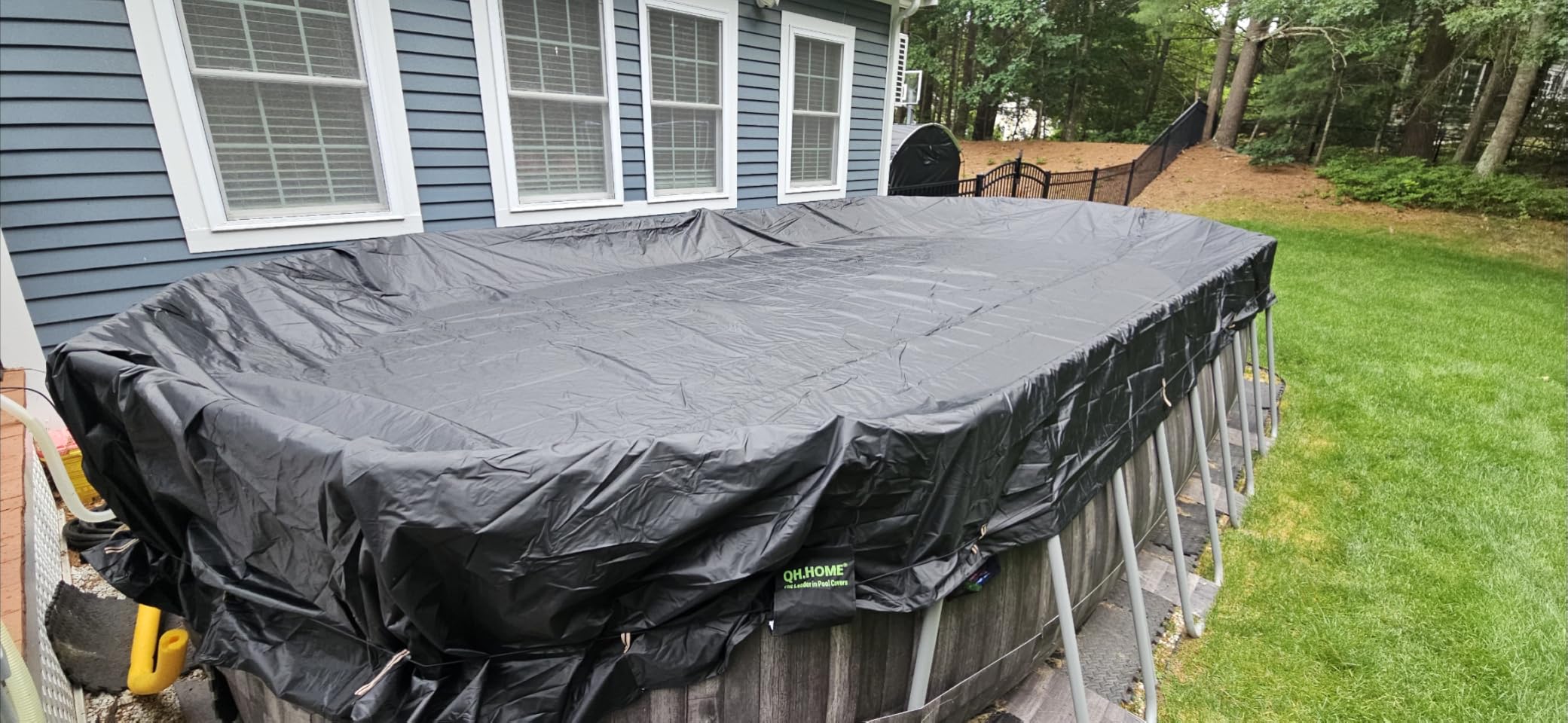 QH.HOME 550D 8 Ft Round Stock Tank Pool Cover, Tear-Resistant Waterproof | Patented winch tightens easily, triple windproof design helps prevent lifting in wind, fits 8 ft round stock tank pools. customer photo 1