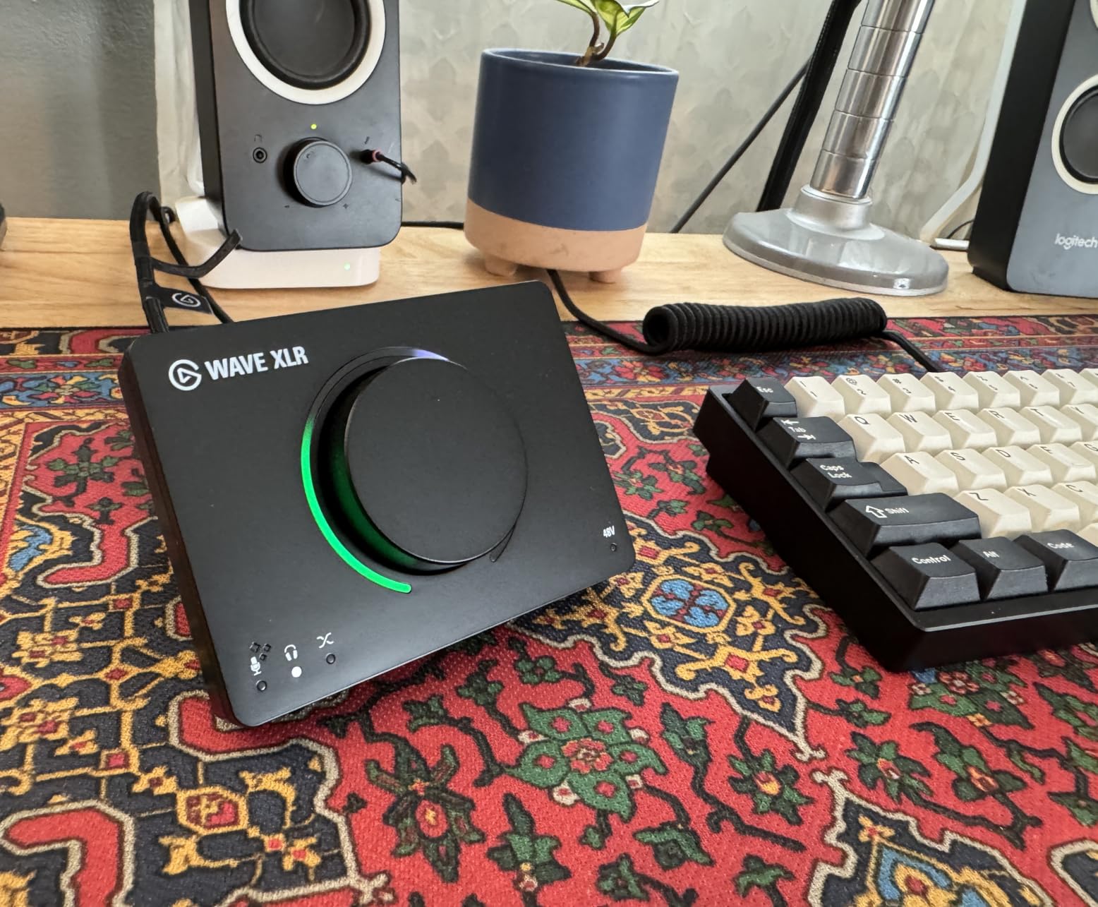 Elgato Wave XLR MK.2 USB Audio Interface and DSP Mixer | 80dB gain, Onboard voice effects, compressor, EQ, Touch mute, Ultra-low-latency monitoring, Works with Stream Deck customer photo 2