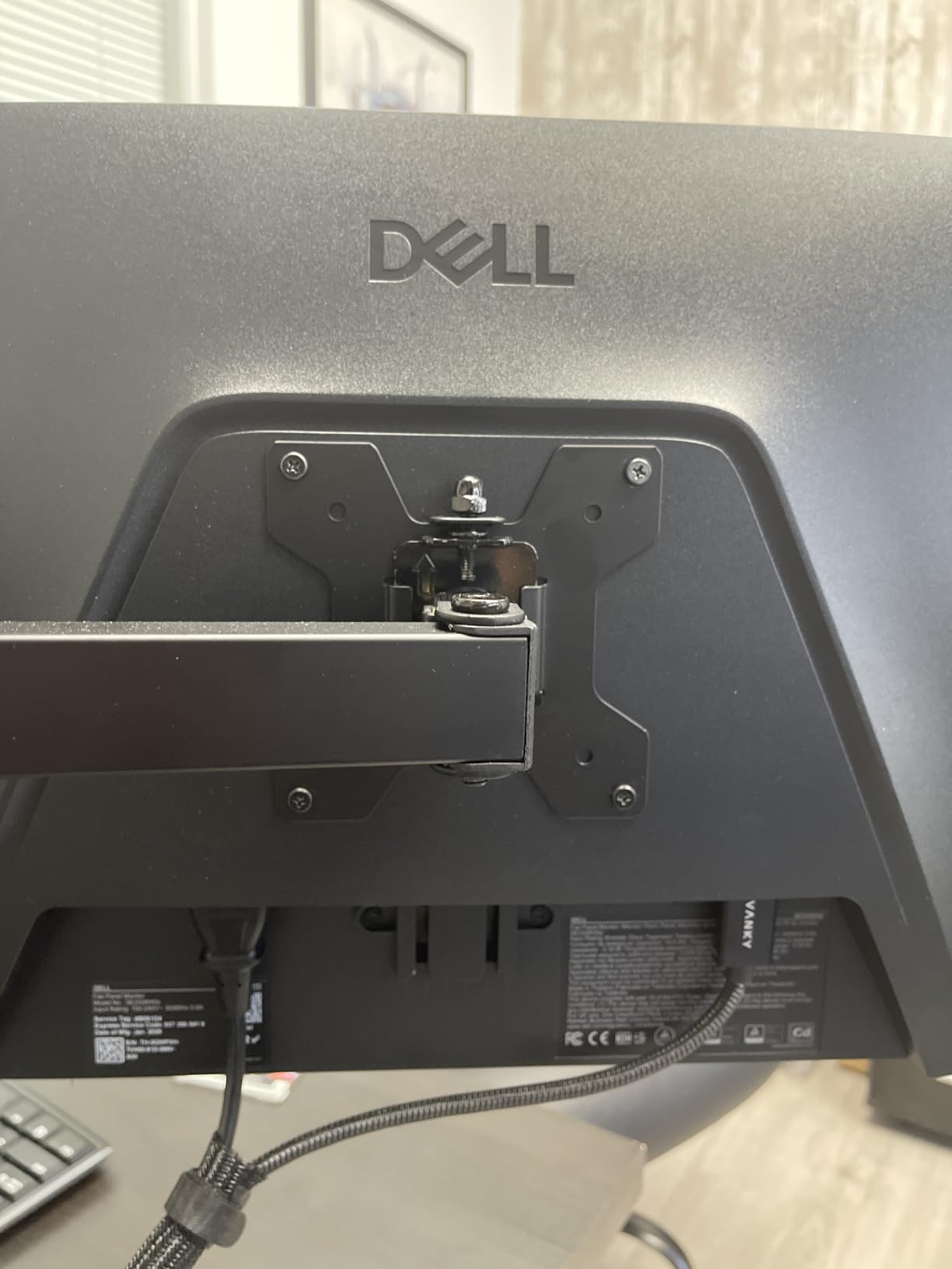 Dell 24 240Hz Gaming Monitor - SE2426HG - 23.8-inch FHD (1920x1080) 240Hz Display, in-Plane Switching (IPS) Technology, AMD FreeSync Premium, TÜV 3-Star, 2X HDMI, DisplayPort 1.4, Tilt customer photo 1