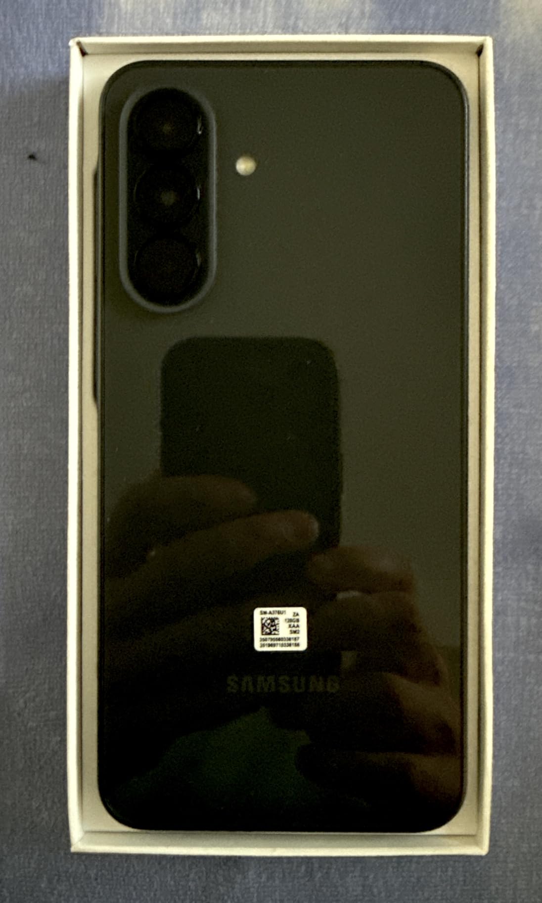Samsung Galaxy A37 5G (2026), Unlocked Android Smartphone, 128GB, AMOLED Display, Triple Camera, IP68, Slim Phone, 5000mAh Battery, US Version, US 1 Yr Warranty, Awesome White customer photo 2