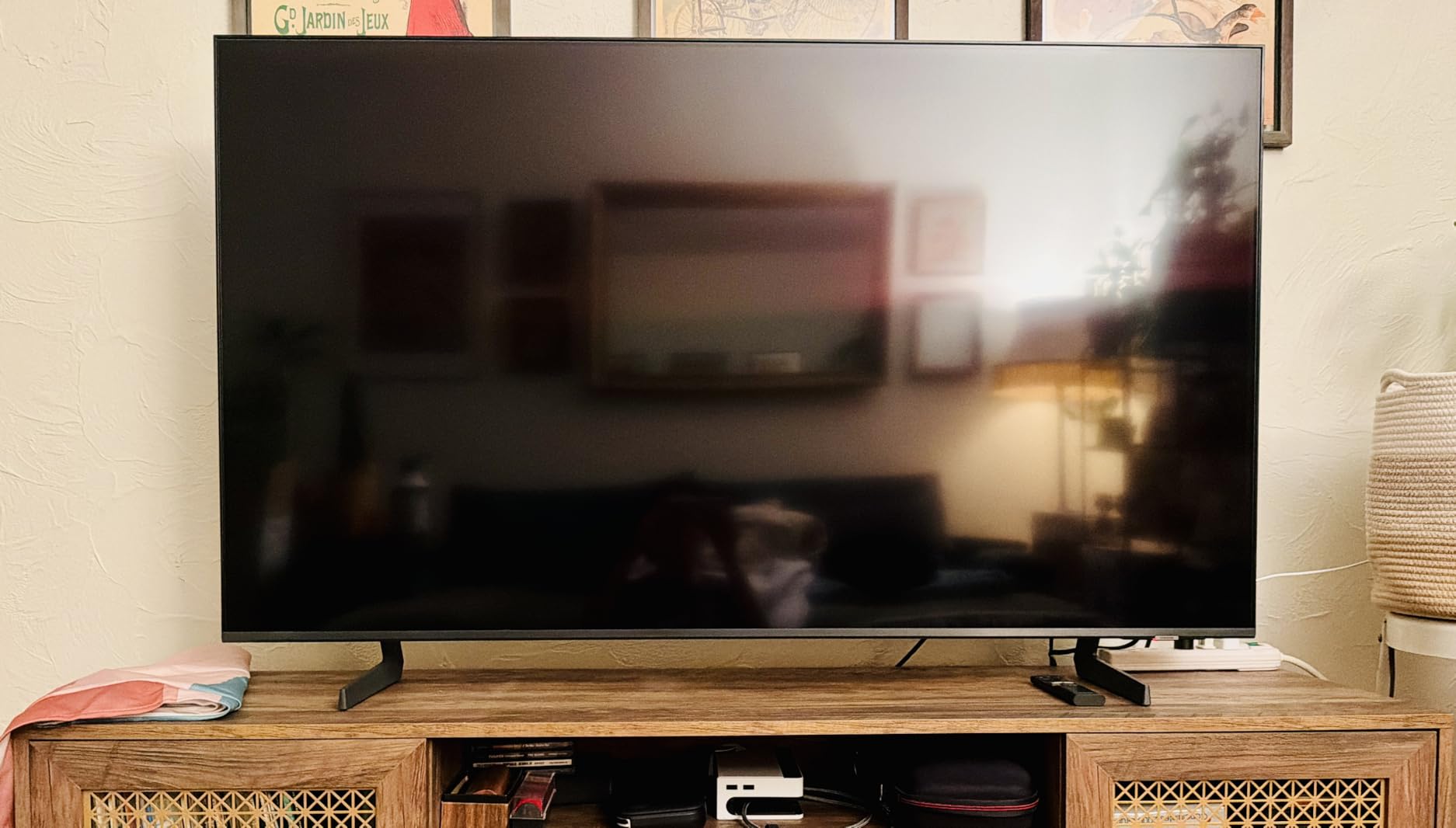 Samsung 75-Inch Class Neo QLED QN70H Series Samsung Vision AI Smart TV (2026 Model, 75QN70H) Quantum Mini LED, 100% Color Volume with Dot, NQ4 AI Processor, 4K Upscaling, Alexa Built-in customer photo 1