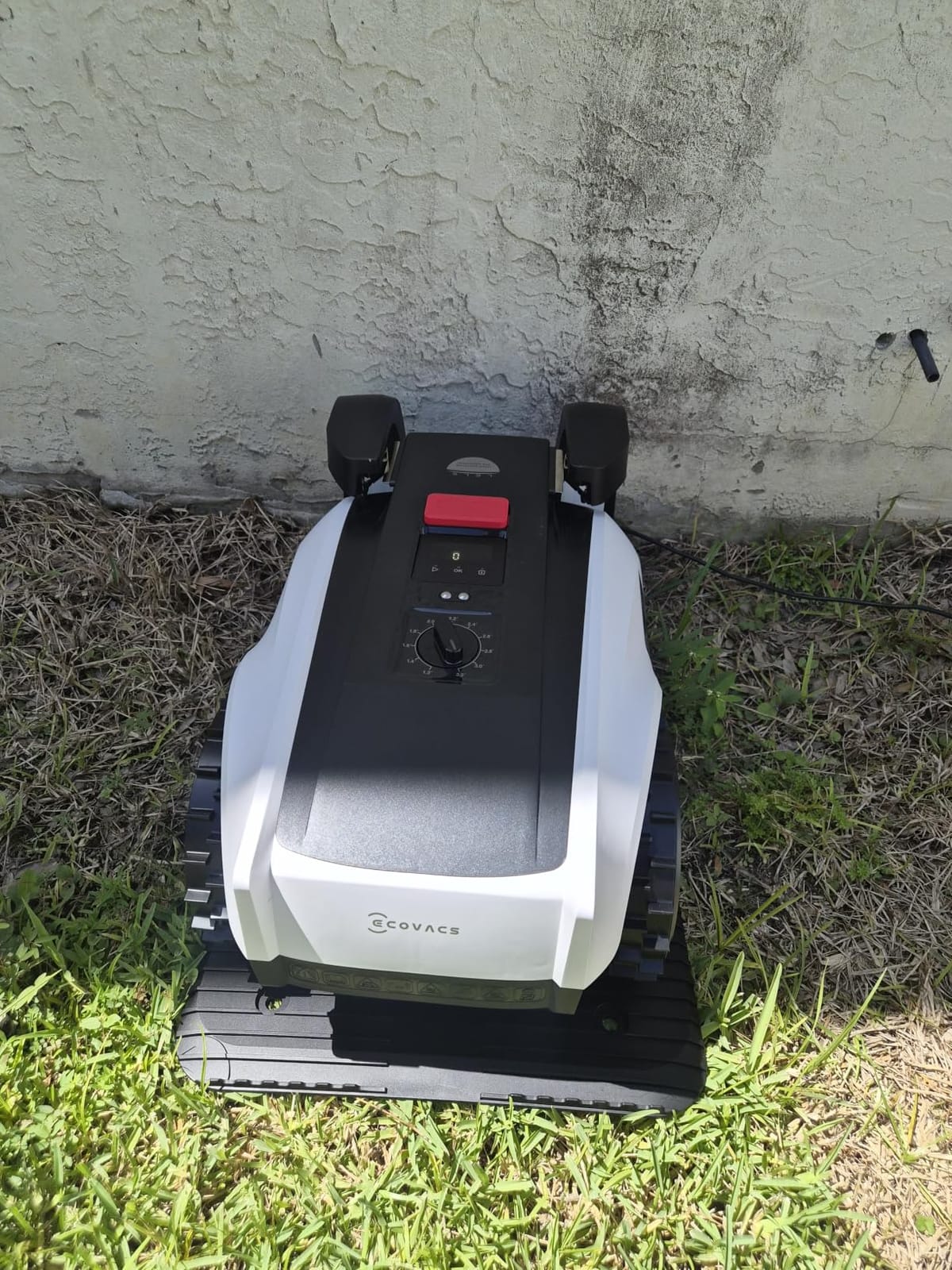 ECOVACS Goat O1000 RTK Care Kit Robotic Lawn Mower with RTK Precision Navigation, No Perimeter Wire, Smart App Control, Auto Mapping, Multi-Zone Management - Includes 36 Extra Blades customer photo 2