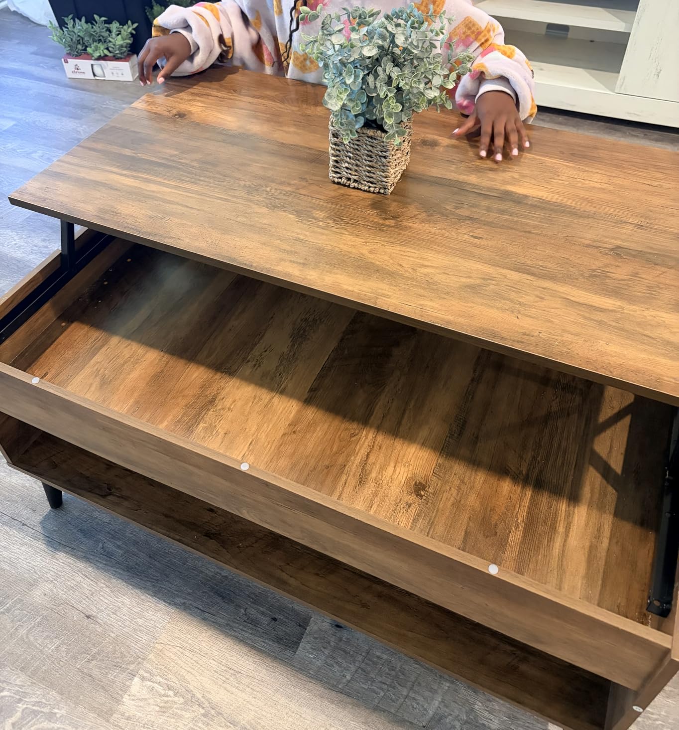 VASAGLE Lift Top Coffee Table, Lift Tabletop Dining Table, Gas Spring, Hidden Compartment, Open Storage Shelf, for Living Room, Home Office, Honey Brown ULCT268KB01S customer photo 1