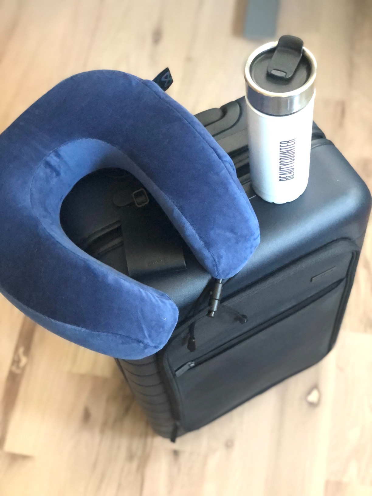 Everlasting Comfort Upgraded Neck Pillow for Airplanes - Memory Foam Travel Headrest for Flying - Portable Multi-Position Travel Pillows with 360°Support - Long Flight Essentials for Sleep & Home Use customer photo 2
