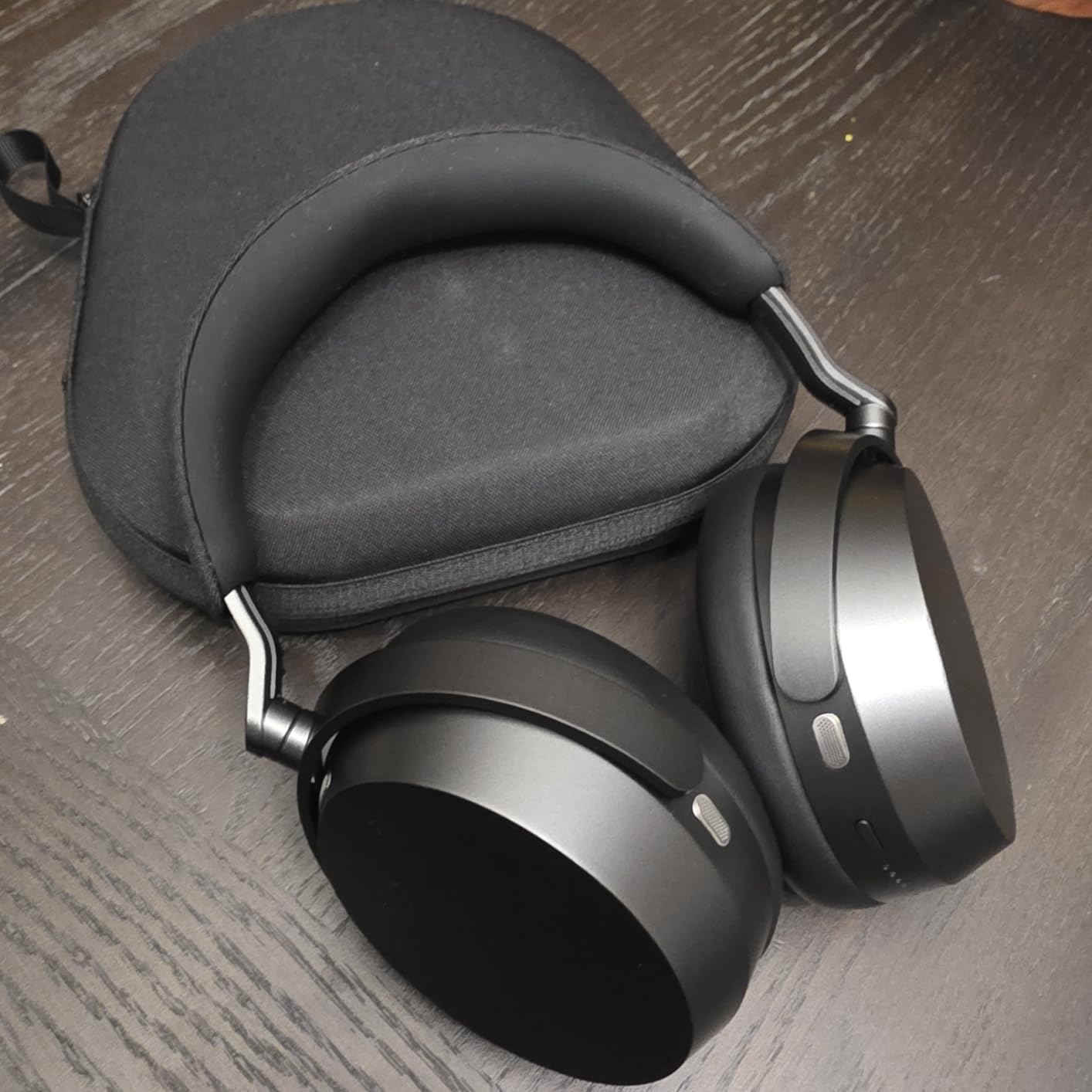 Sennheiser Momentum 5 Wireless Headphones, ANC, 57 Hr Battery, Black customer photo 1