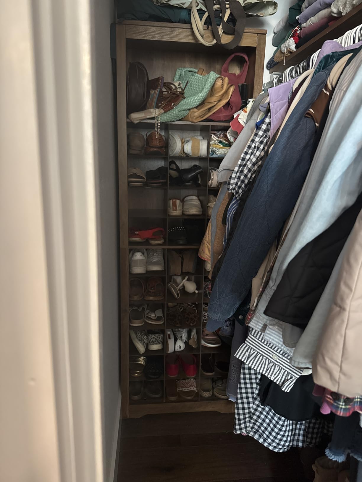 VASAGLE Tall Shoe Storage Cabinet, 10-Tier, Holds Up to 50 Pairs of Shoes, Vertical Wood Rack, 39.4 x 13.2 x 75.4 inch, for Entryway, Cloud White, HELAN Collection customer photo 1