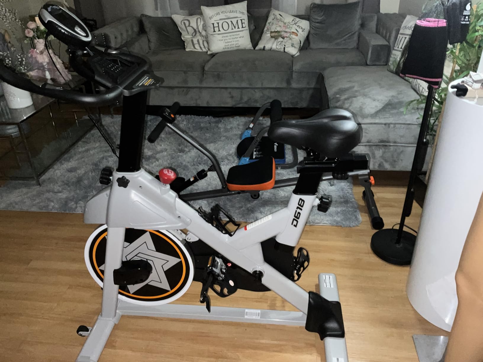 Air Resistance Fan Exercise Bike, Upright Stationary Indoor Cycling Bike, Bluetooth Connected Fan Bike with Dual Action Handlebars and Dual‑Layer Transmission System for Home Gym Full‑Body Cardio Exercise customer photo 1
