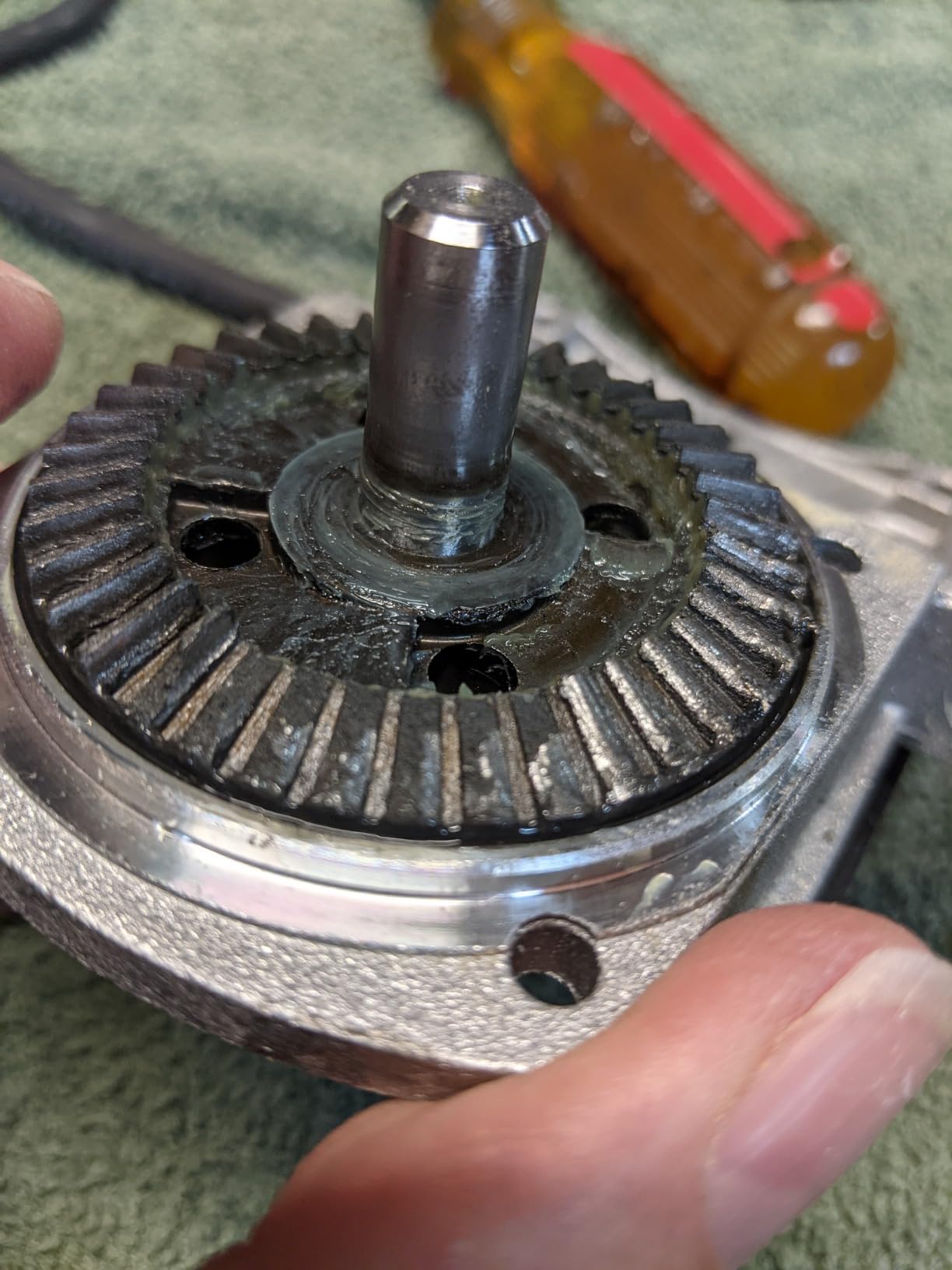 DEWALT Biscuit Joiner, 6.5 Amp, 10,000 RPM, Retractable 45 Degree Notch, for Depth Spots (DW682K) customer photo 2