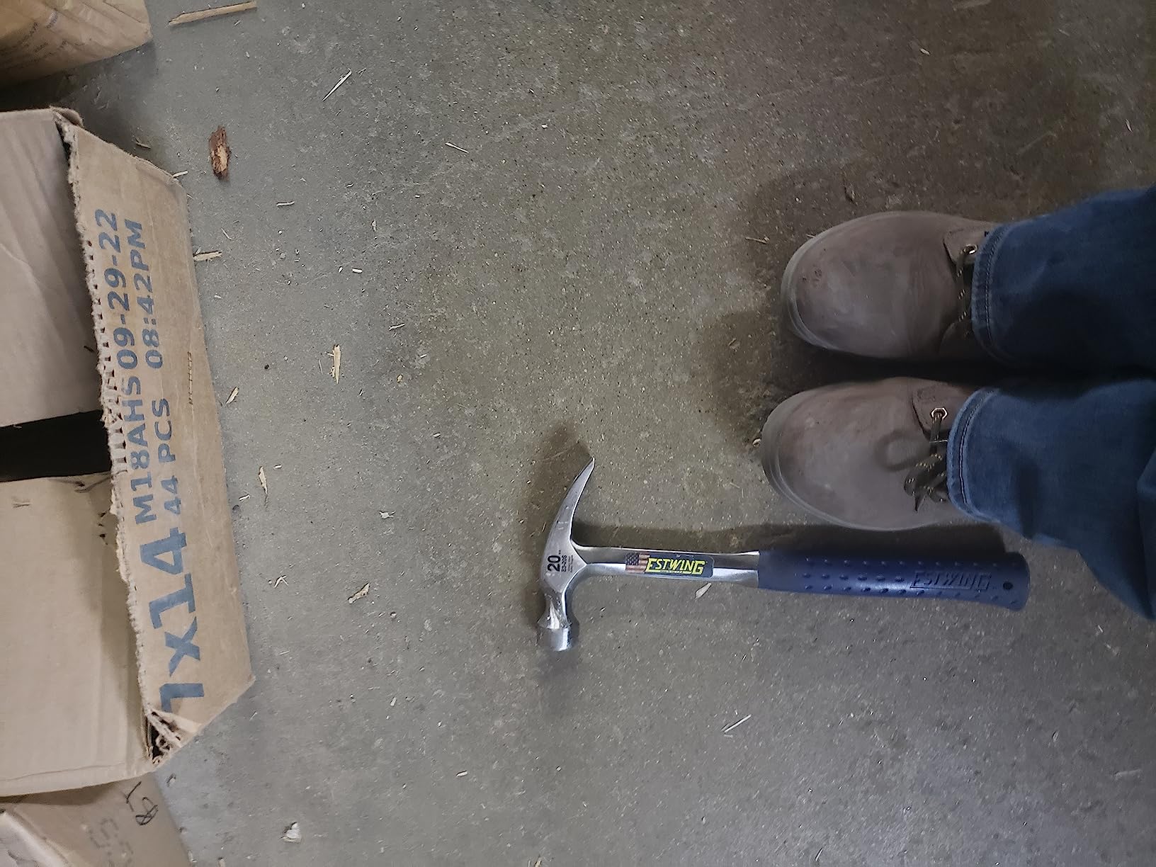 ESTWING 20 oz Framing Hammer, Forged Steel Hammer, Shock Reduction Grip customer photo 1