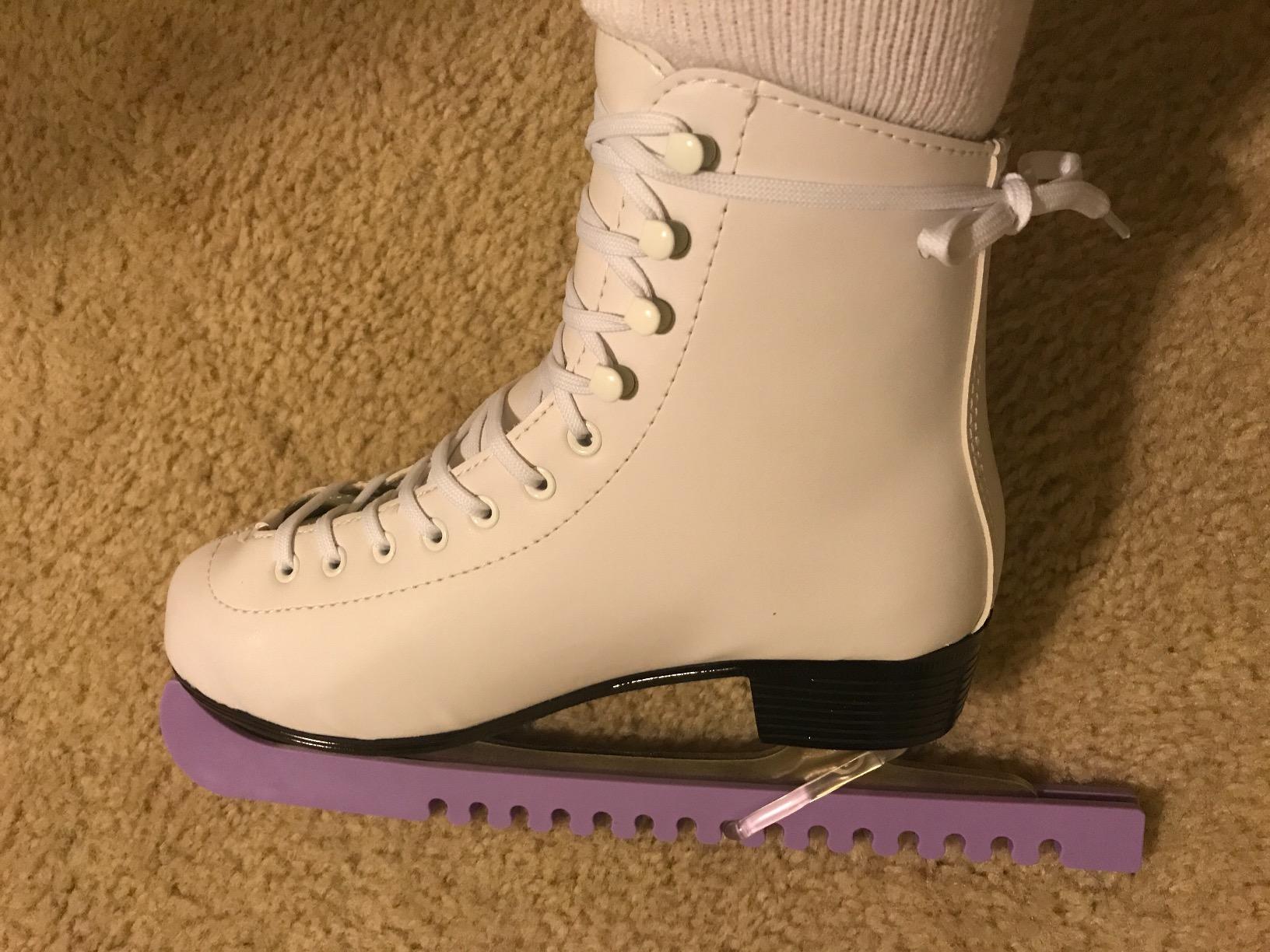 American Athletic Tricot Lined Ice Skates for Women - Recreational Figure Skates with Ankle Support, Padded Lining, Stainless Steel Blades - Suitable for Indoor & Outdoor Ice Skating customer photo 1