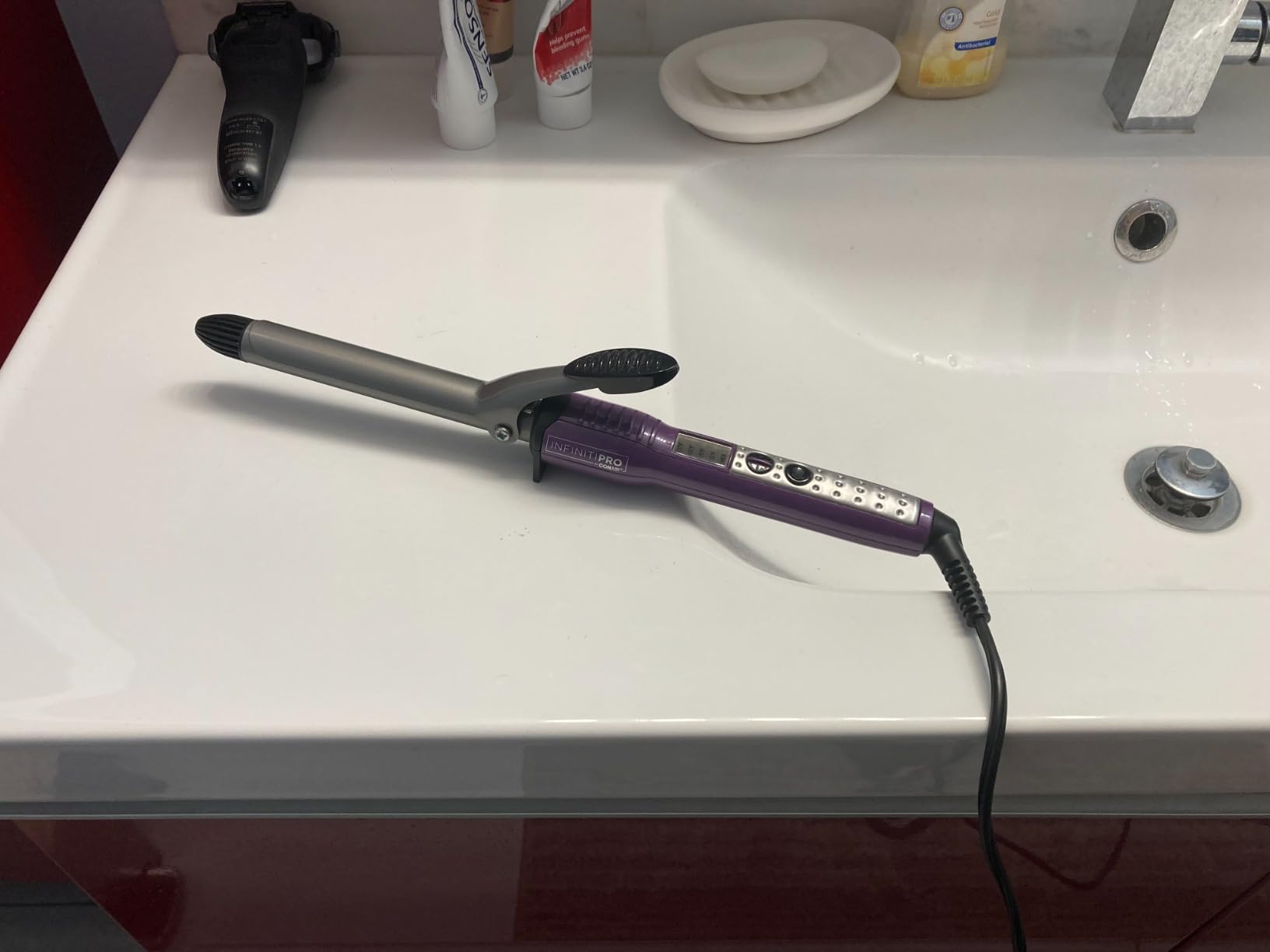 Conair INFINITIPRO Tourmaline 1 1/2-Inch Ceramic Curling Iron, 1 1/2 inch barrel produces soft waves - for use on medium and long hair customer photo 1