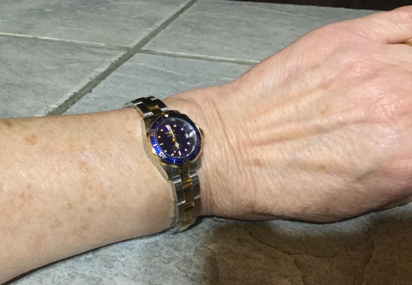 Invicta Women's INVICTA-8942 Pro Diver GQ Two-Tone Stainless Steel Watch customer photo 2